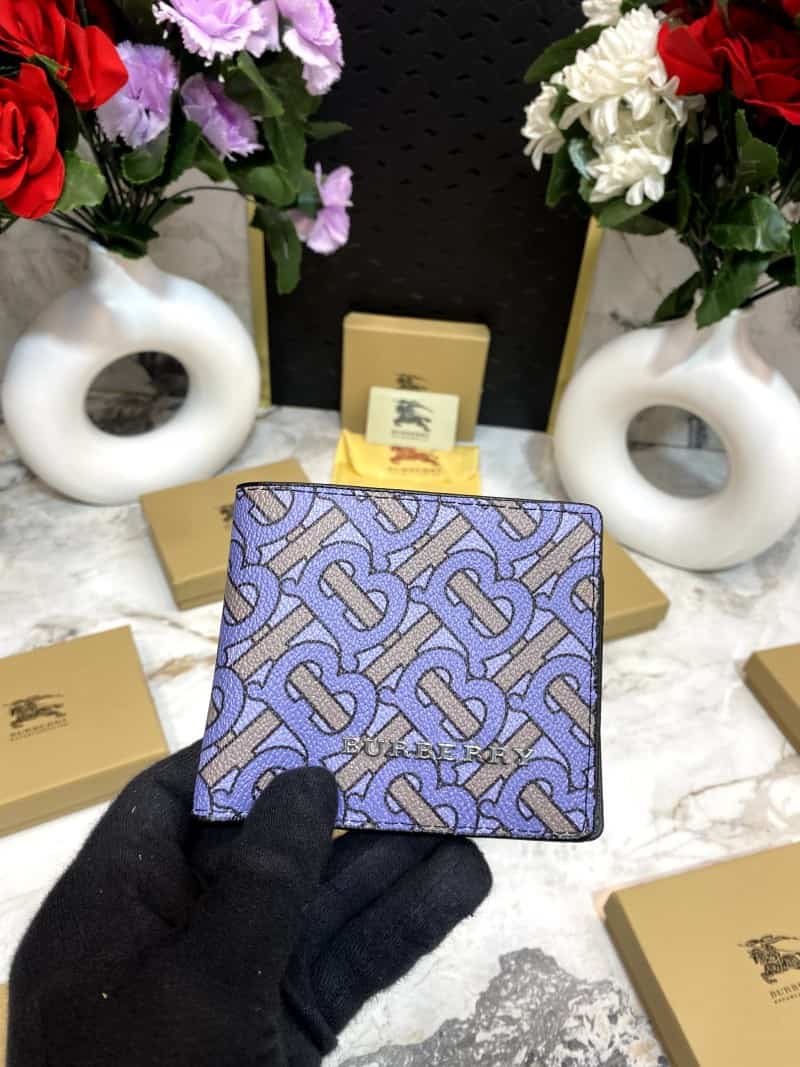 BURBERR_Y WALLET V455 Secondary image