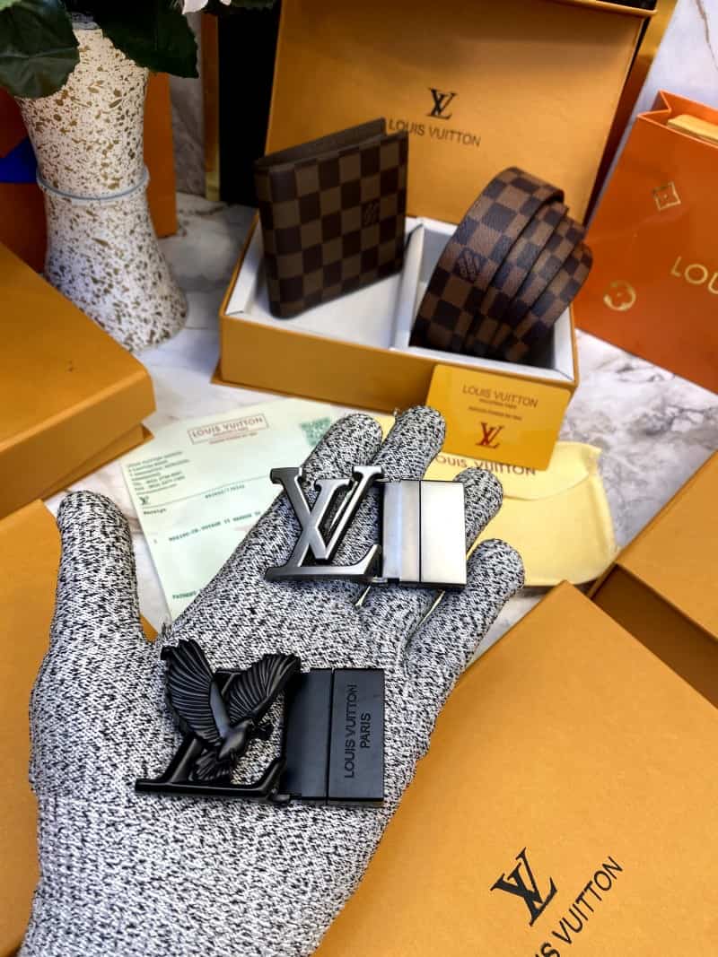 LOUI_S VUITTONN 2 Buckle Belt & wallet Combo C367