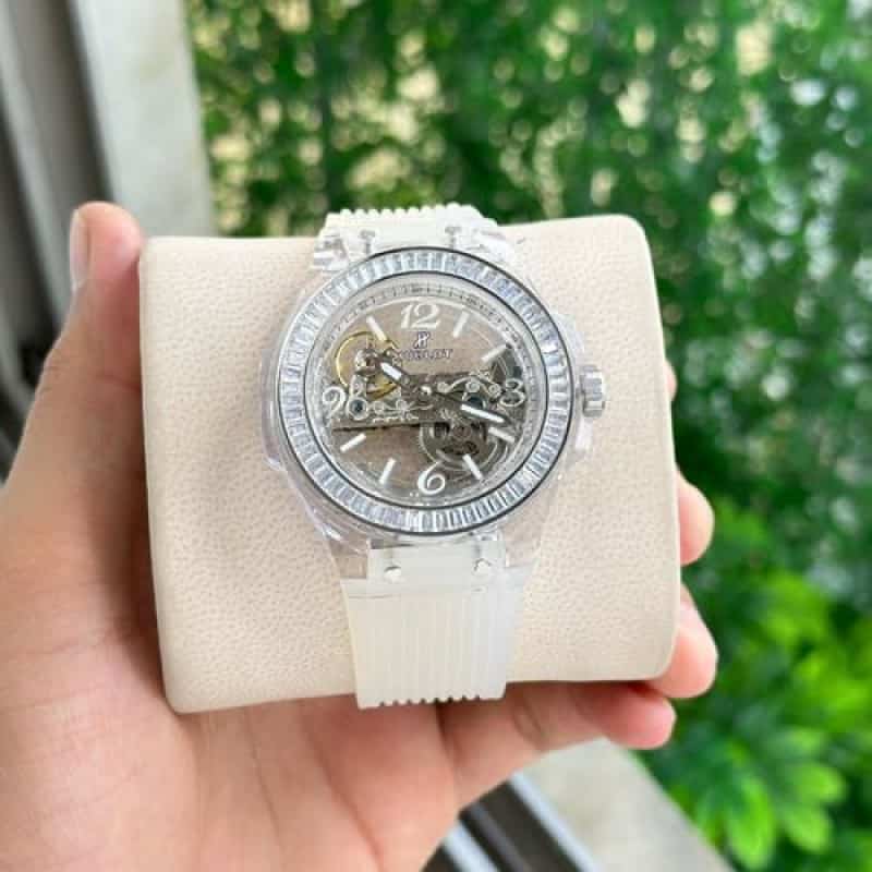 HUBLOT BIGBANG SKELETON Secondary image