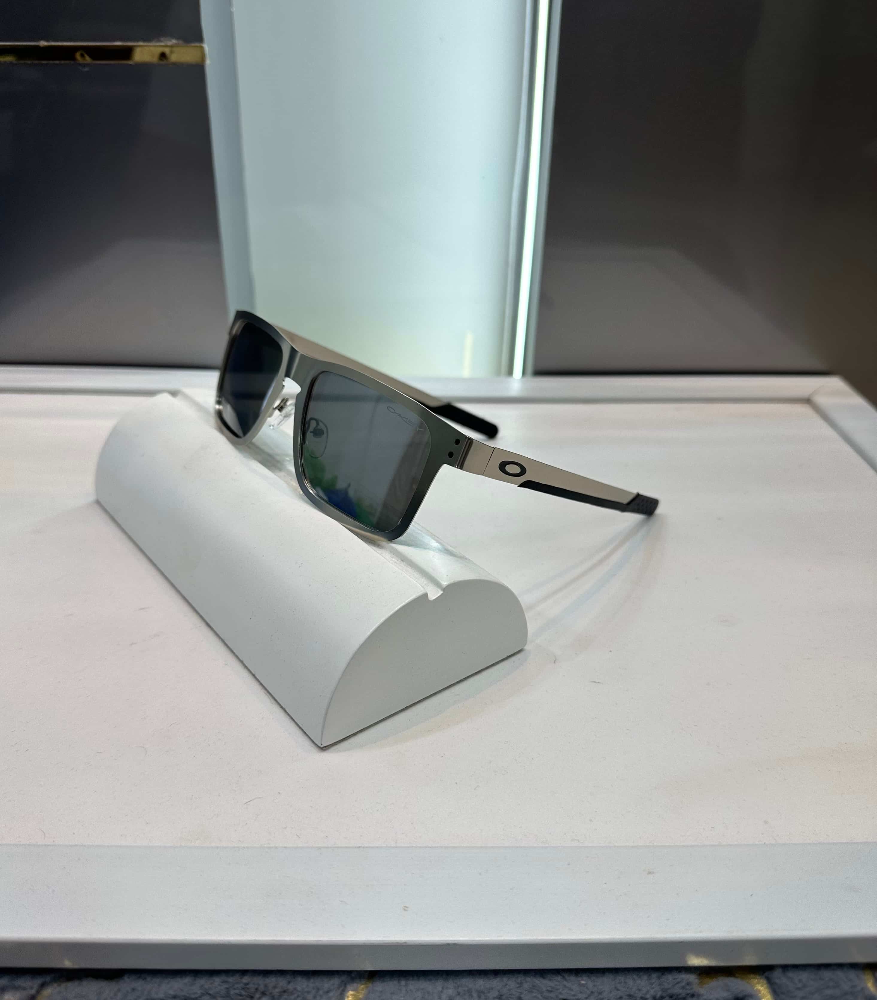 Oakle y Silver Black Premium Shade 1701 Main image