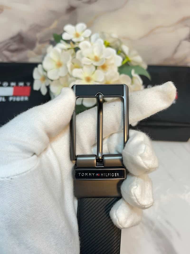 Tomm y Hilfiger premium quality imp Secondary image