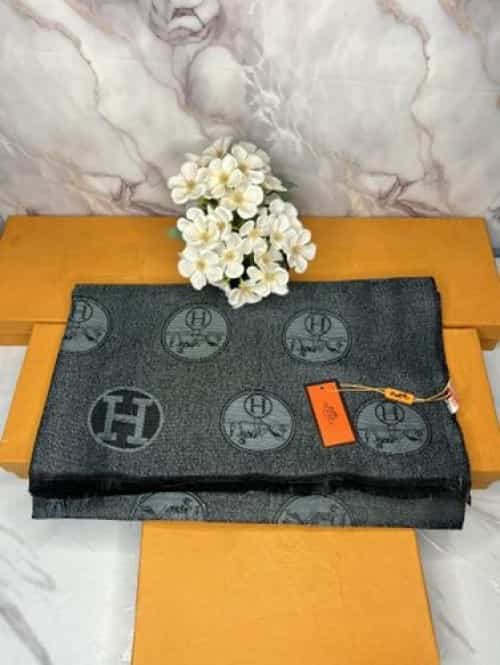 HERMES PREMIUM QUALITY STOLE/SCARF WITH OG BOX Secondary image