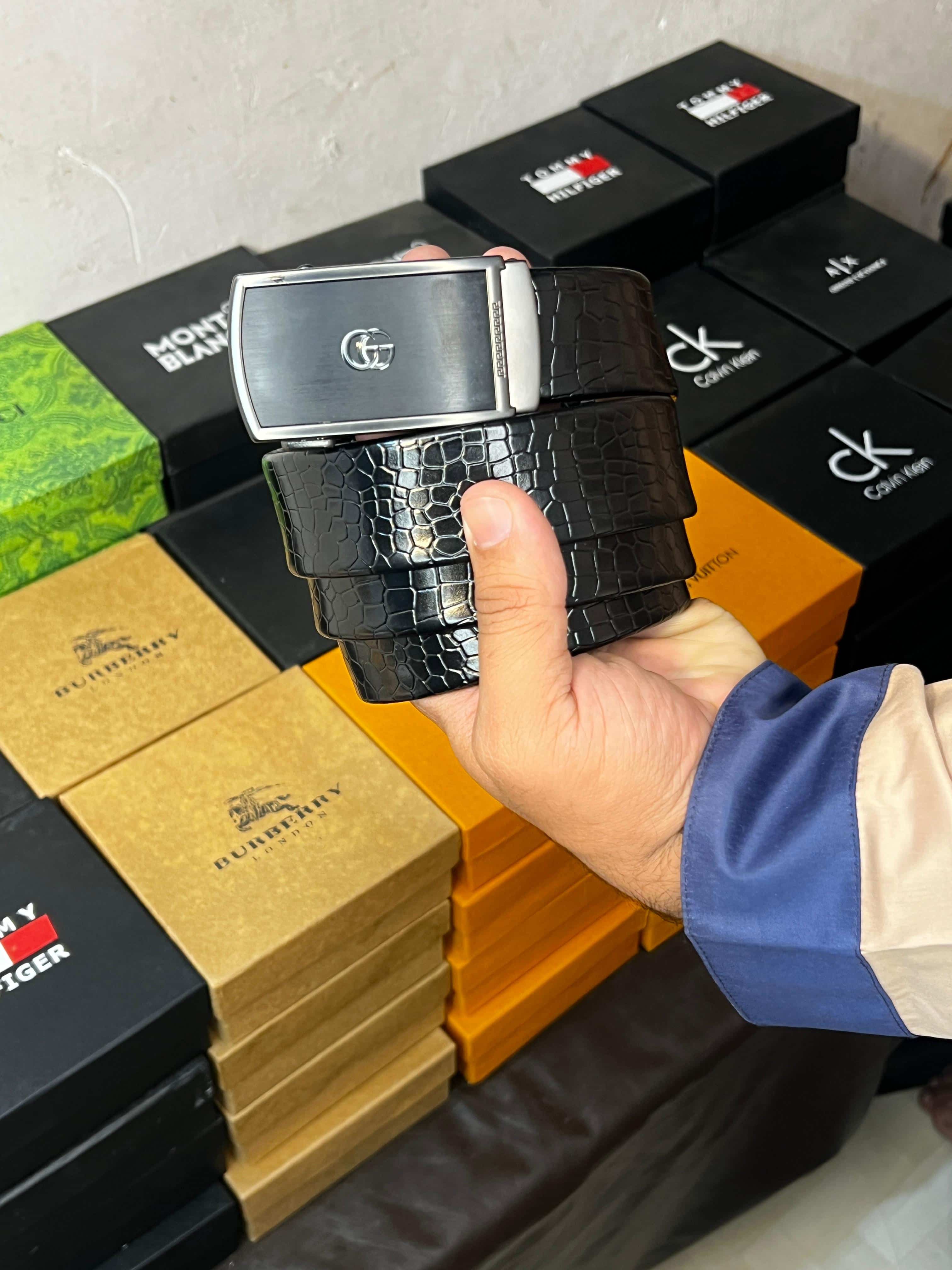 GU...CCi PREMIUM QUALITY IMPORTED AUTOLOCK CROCODILE BELT WITH OG BOX GG-201 Main image