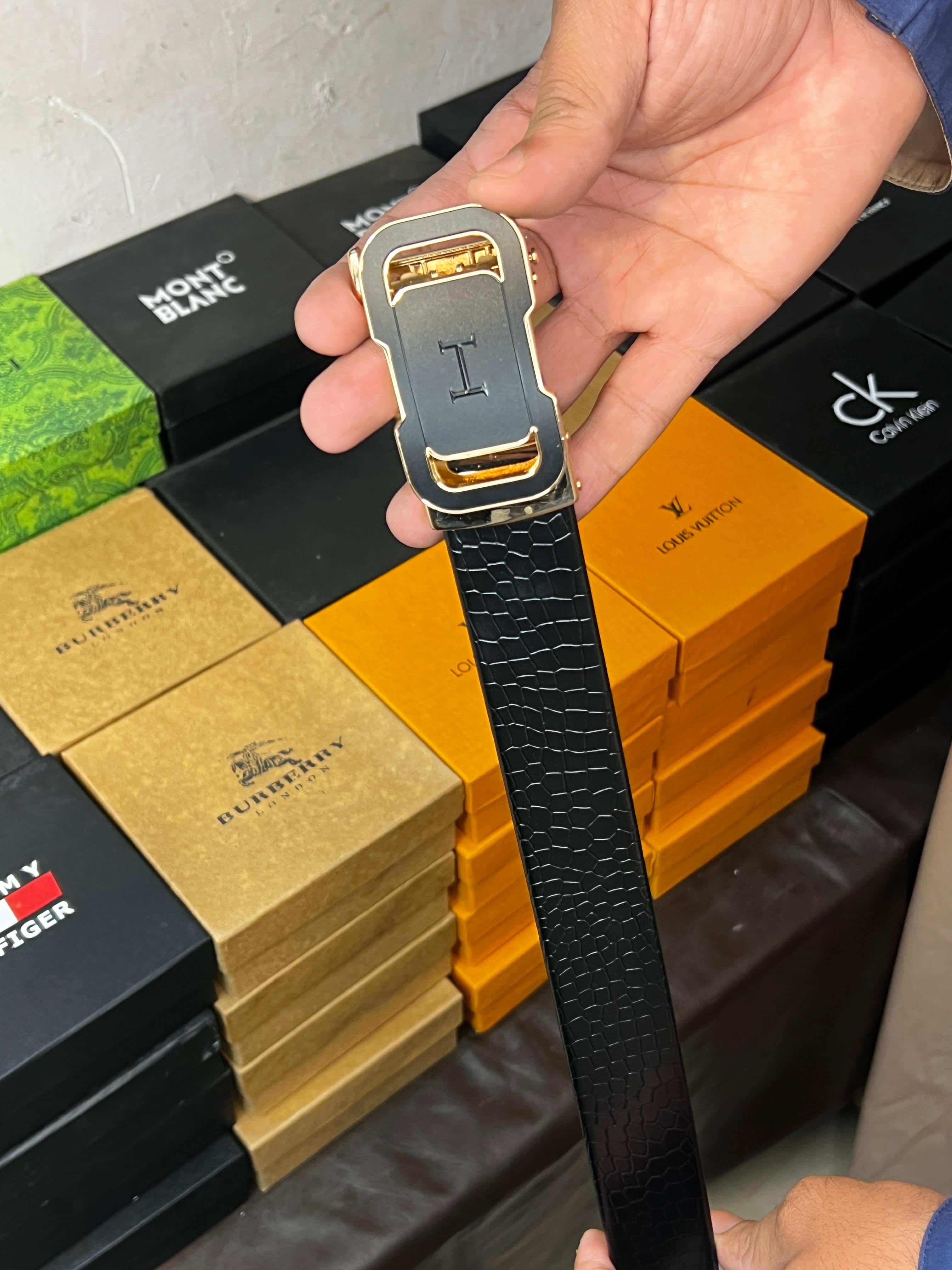 HERm3S. PREMIUM QUALITY IMPORTED AUTOLOCK CROCODILE BELT WITH OG BOX H-802 Secondary image