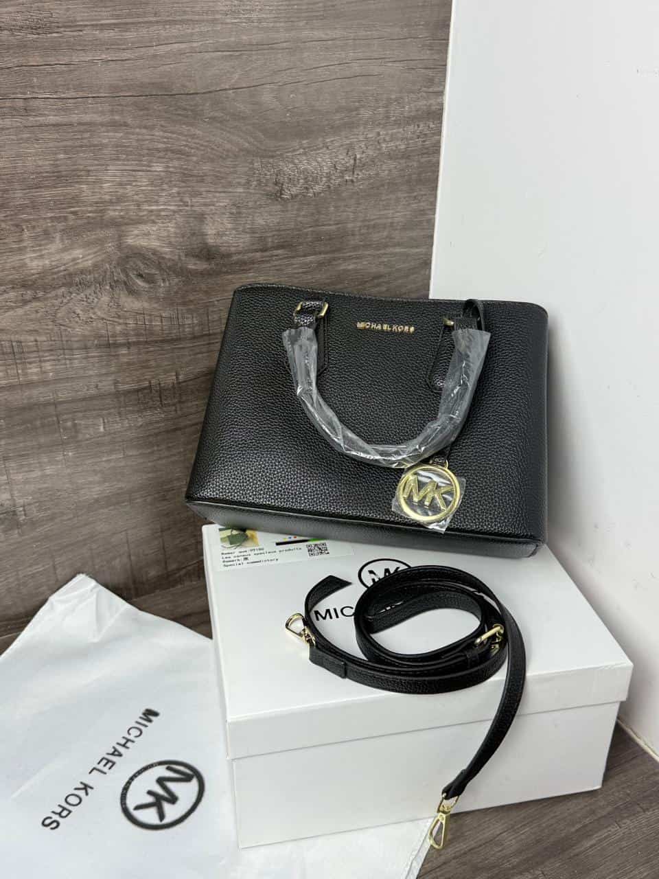 Michael_Kors_camile_satchle_handbag_with_BoX_1041 Secondary image