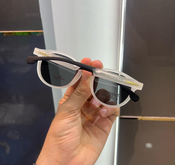 Carrer a White Black Premium Shades 3354