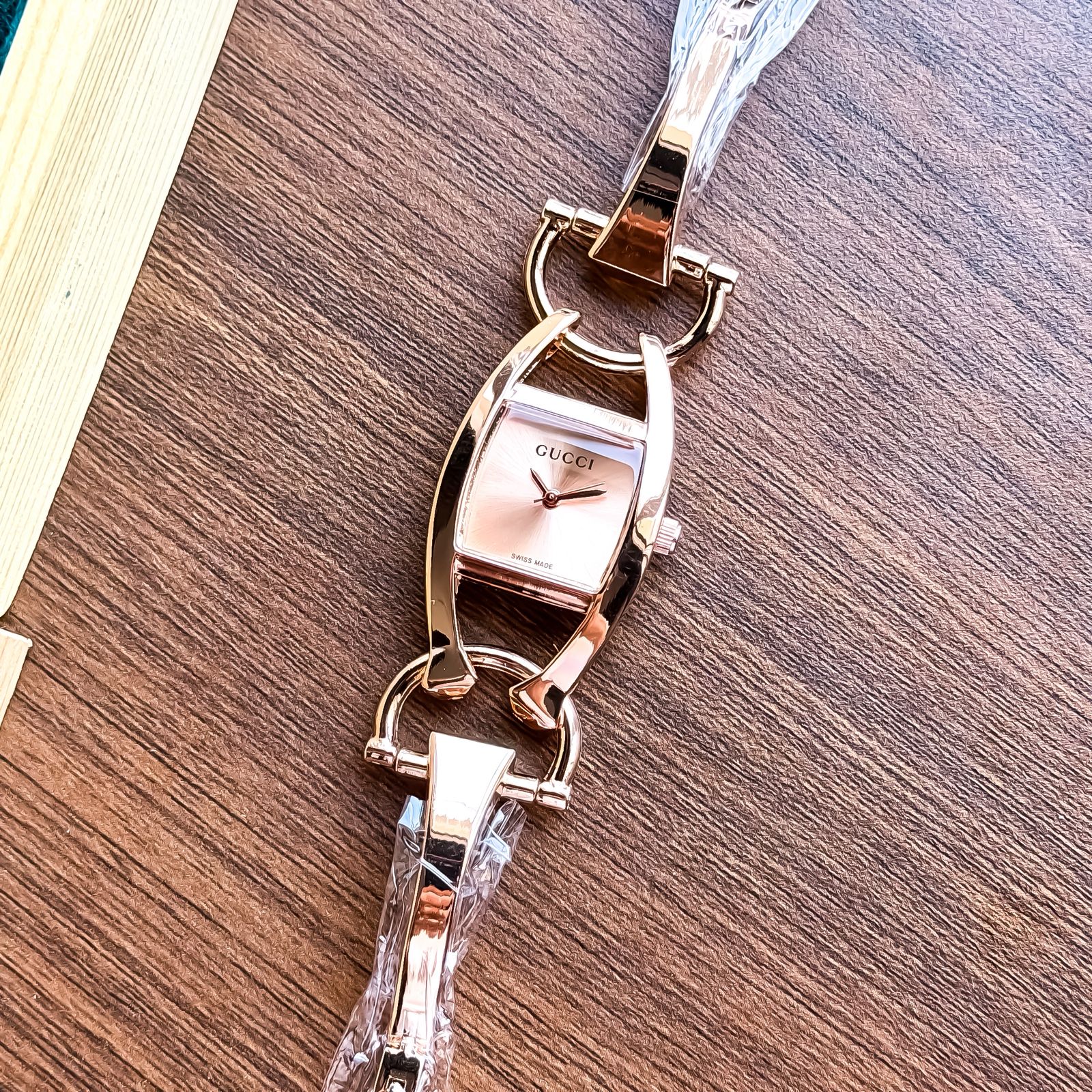 GUCCI_LADIES_ROSE-GOLD Secondary image