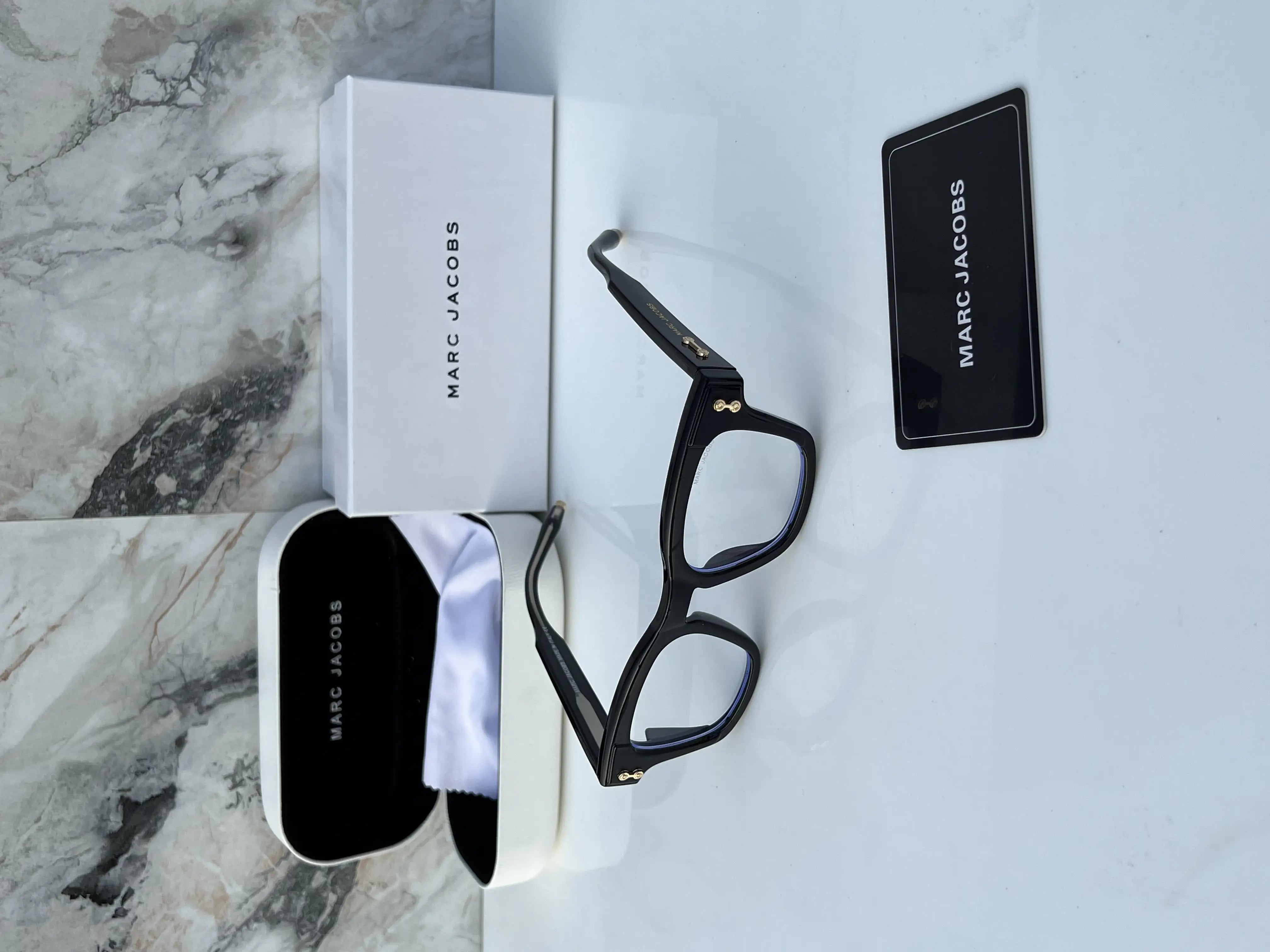 Marc_jacobs_1142_black_plano Main image