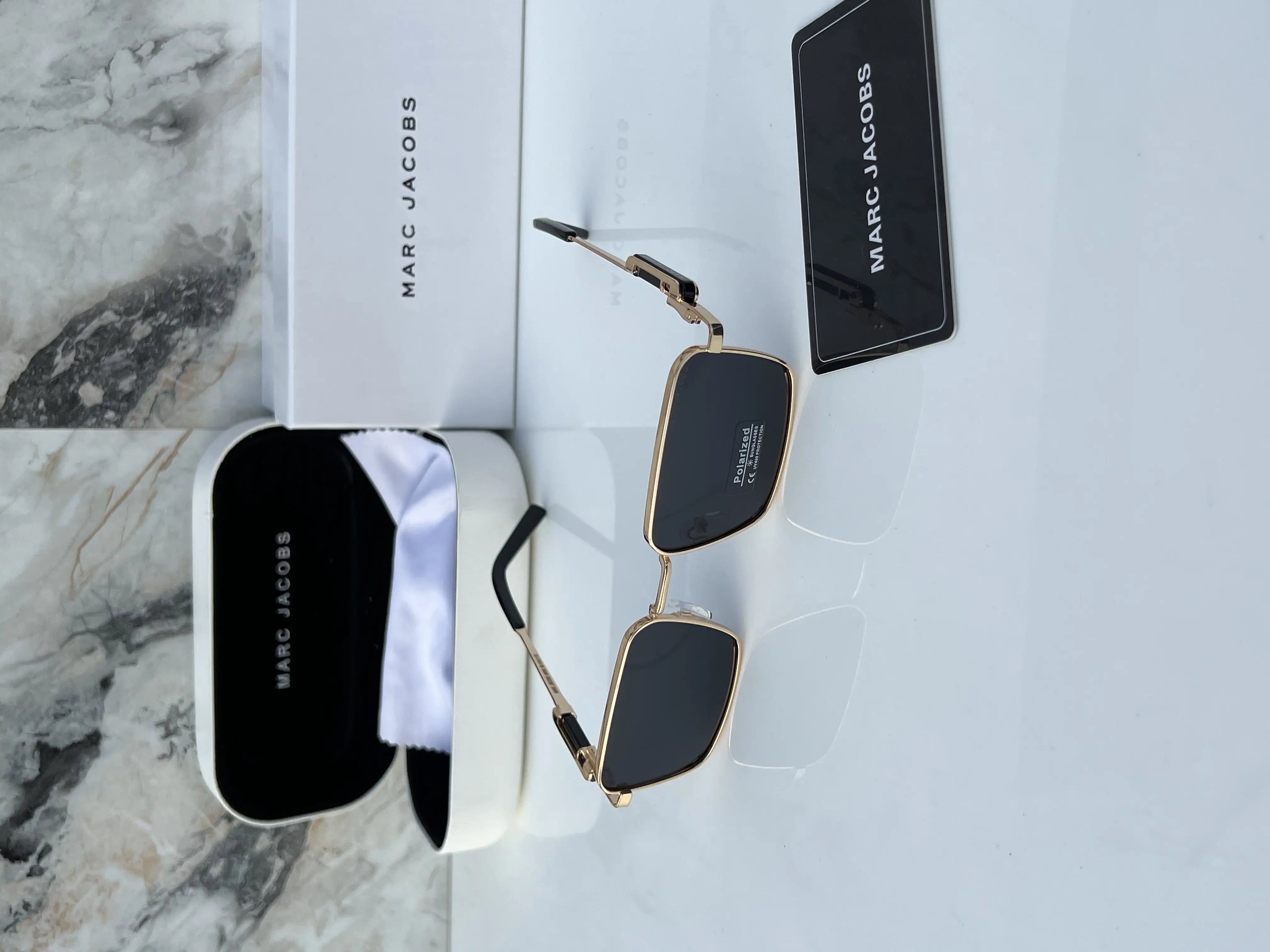 Marc_jacobs_1416_gold_black Main image