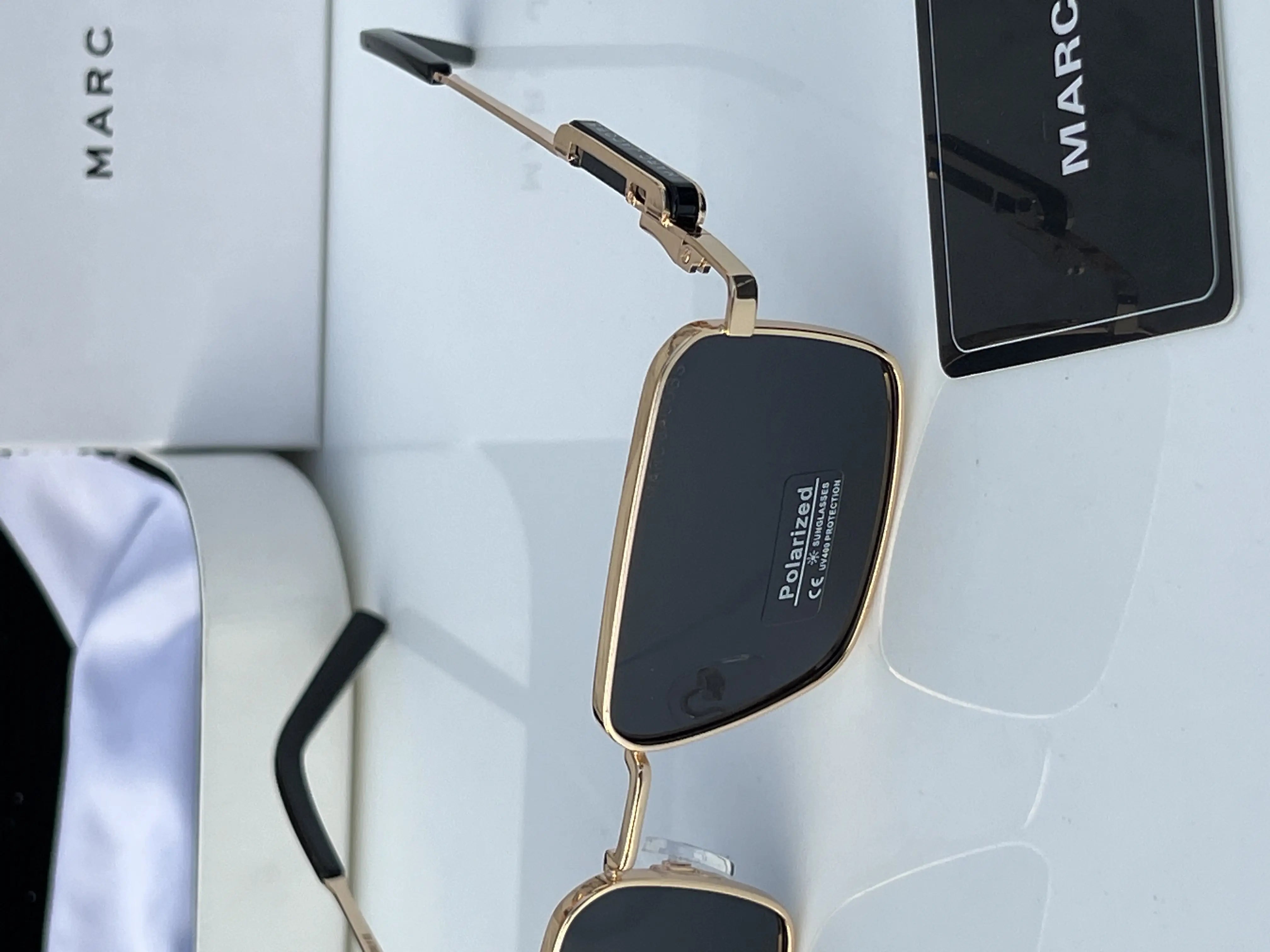 Marc_jacobs_1416_gold_black Secondary image
