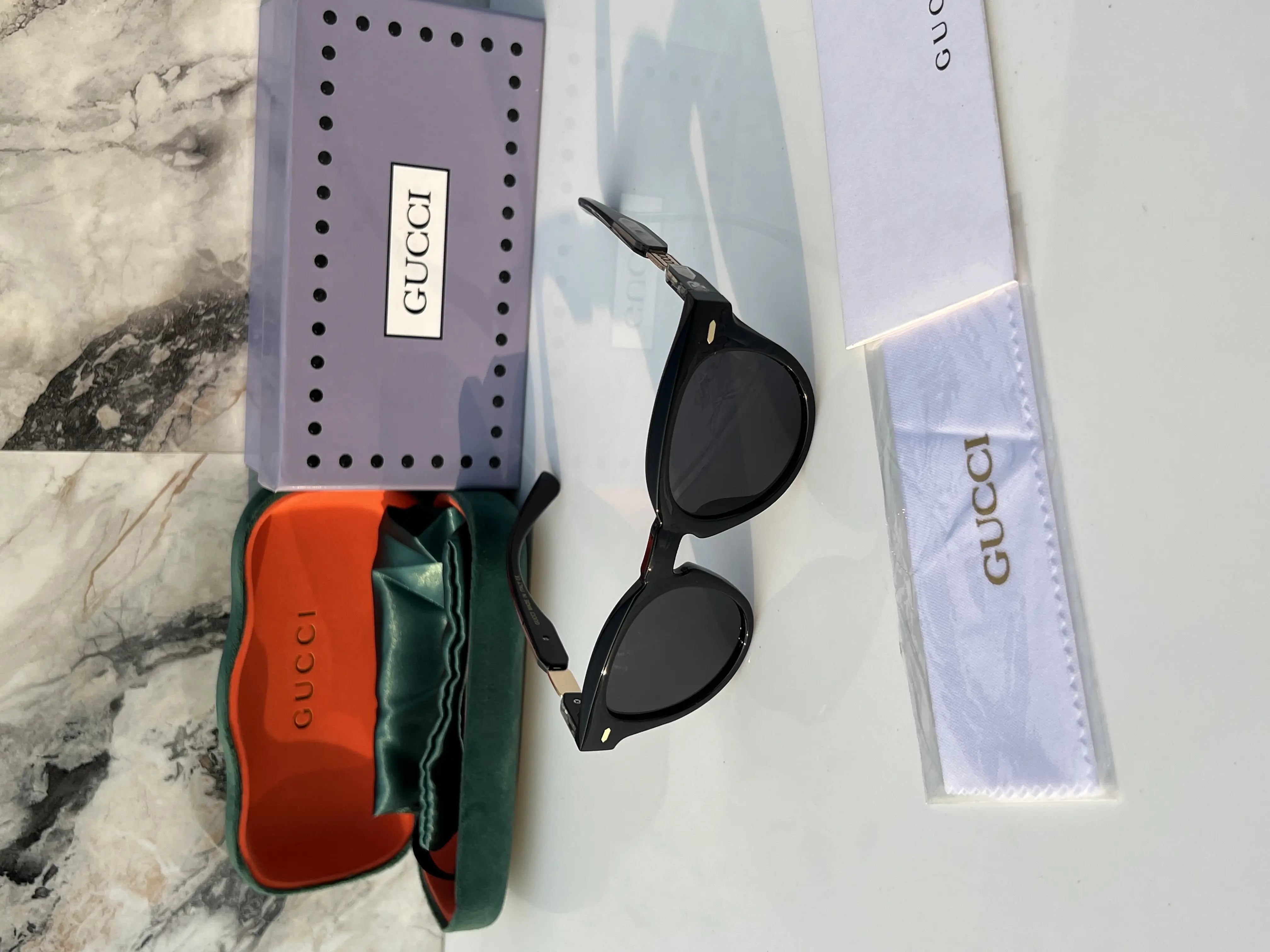 gucCI!_2921_black_gold Main image