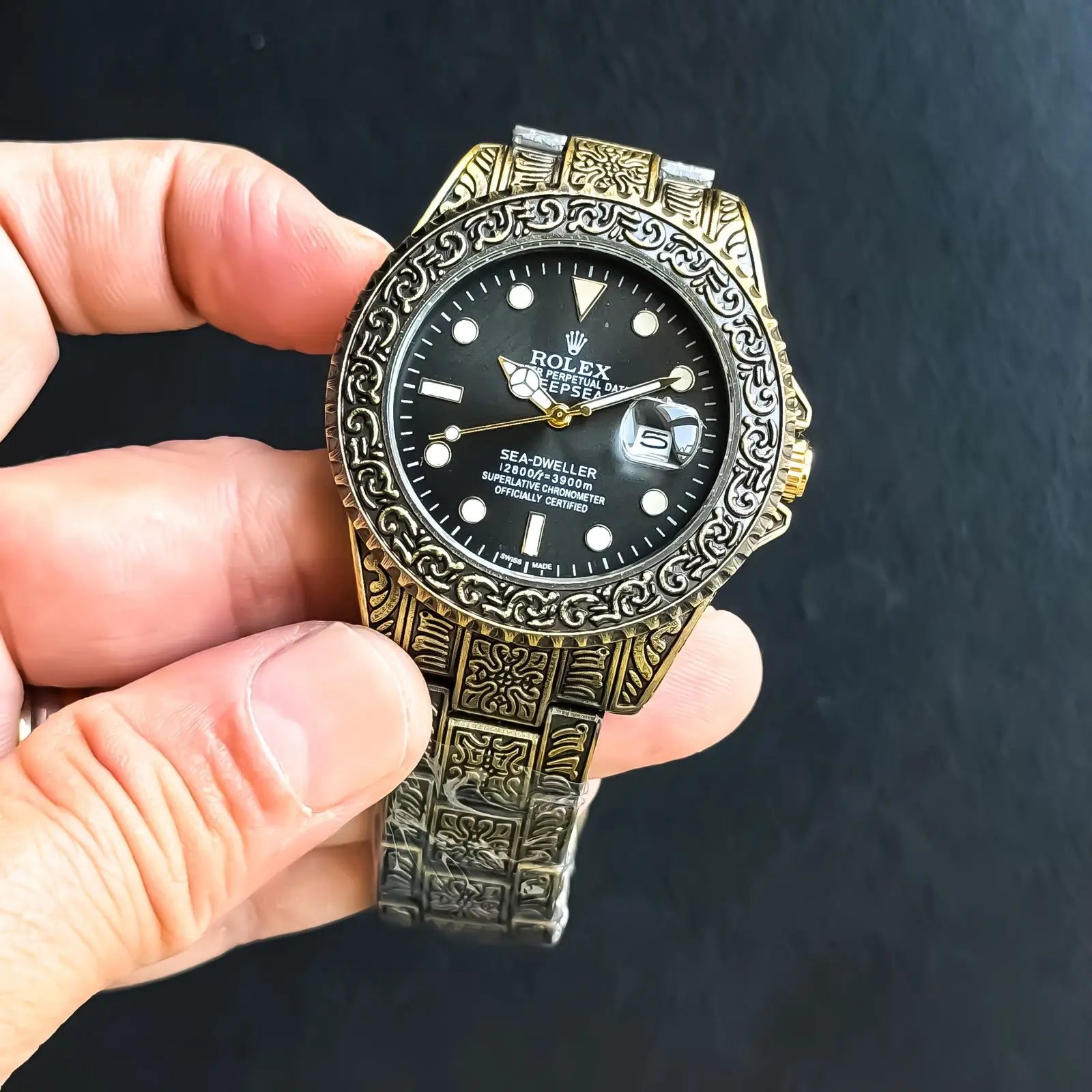 ROLEX_GOLD-BLACK Secondary image