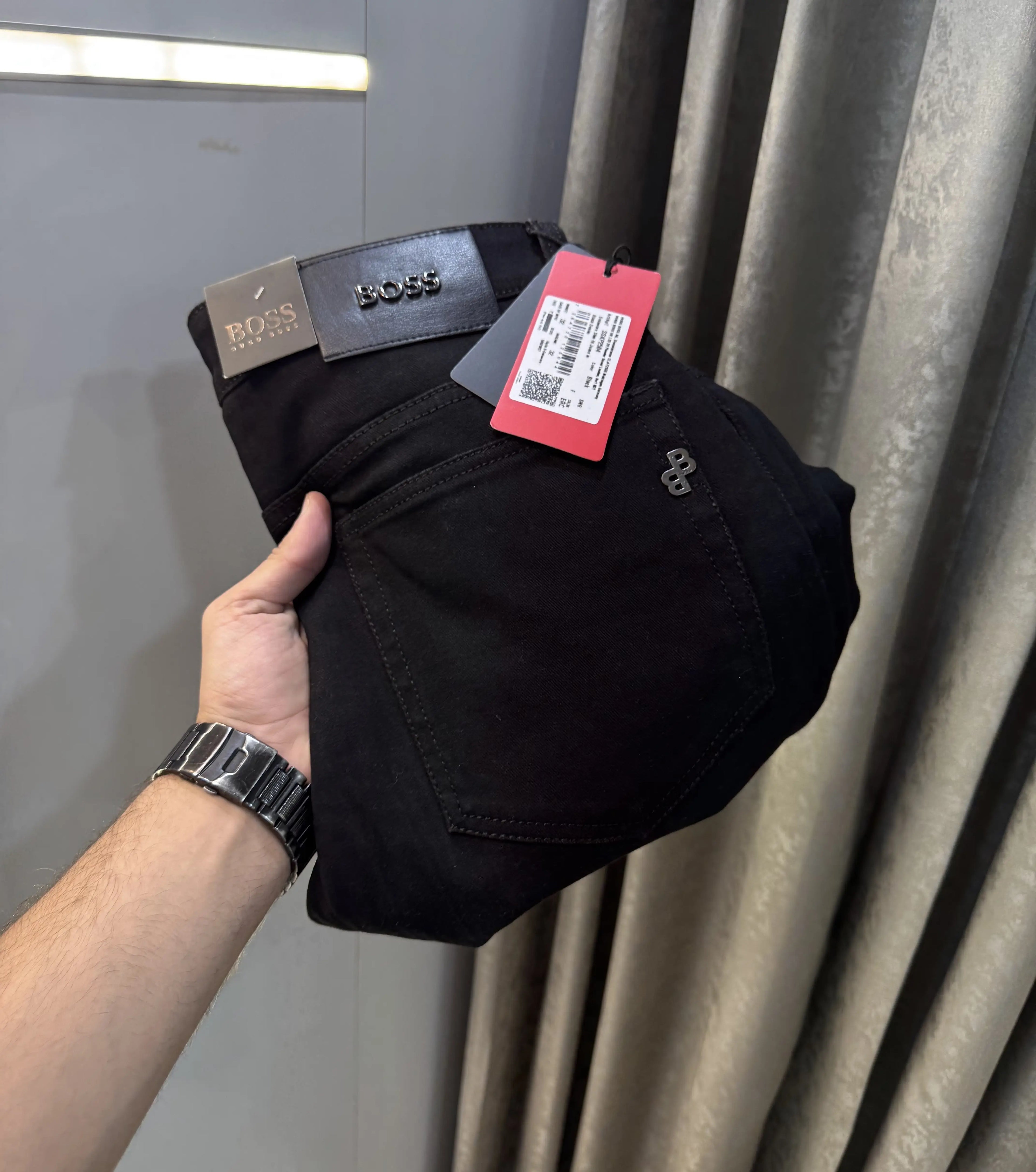 Hug o  Bos s Jet Black Premium Classic Denim