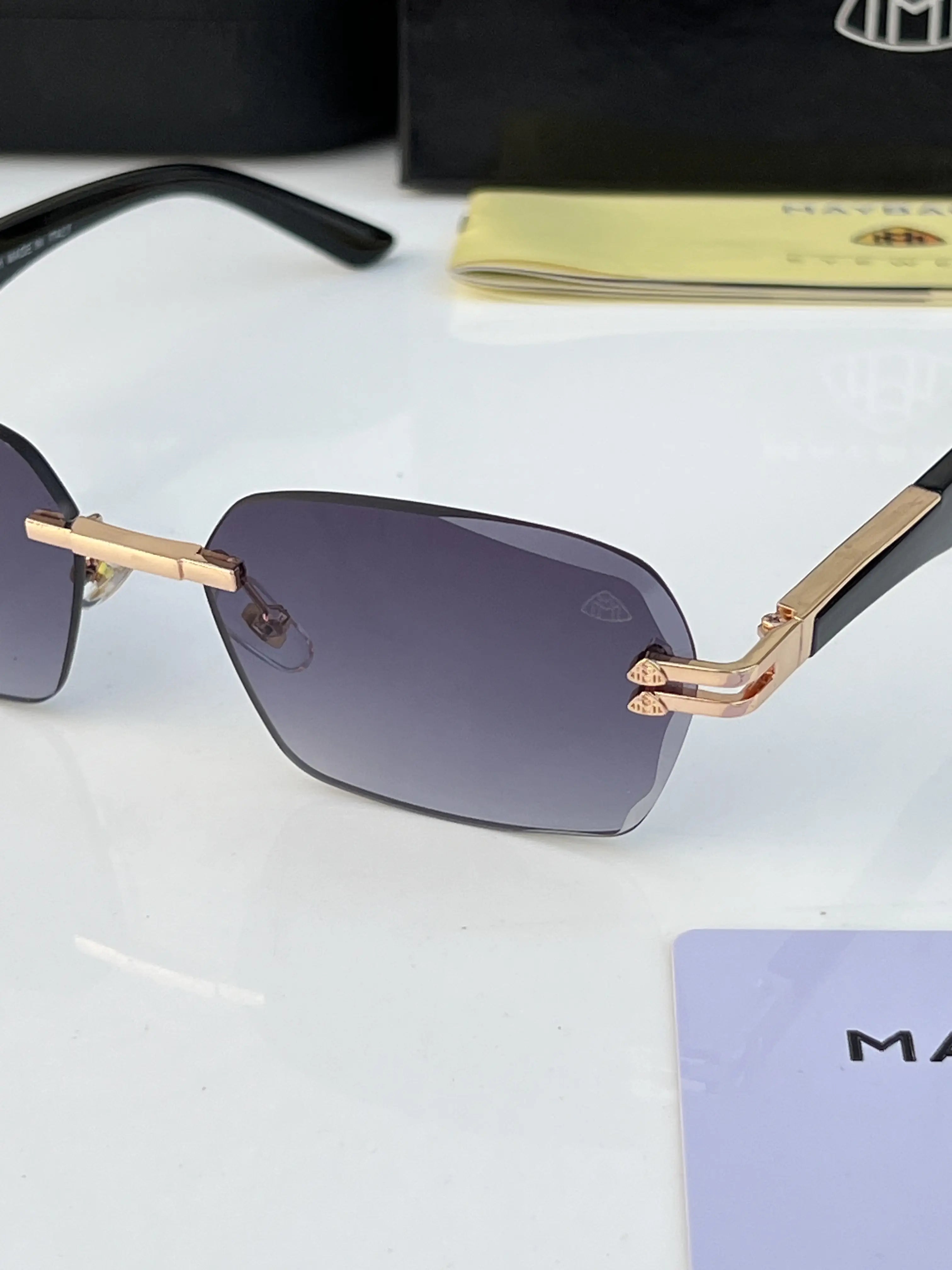 Maybach_2571_gold_black_shaded Secondary image