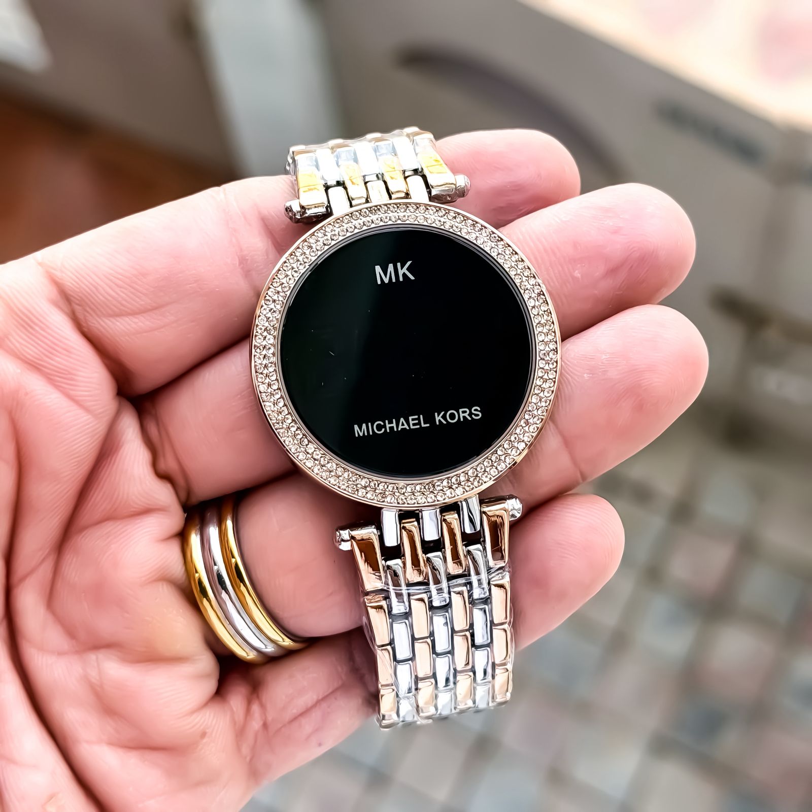MICHAELKORS_DIGITAL_ROSE-TT-BLACK Main image