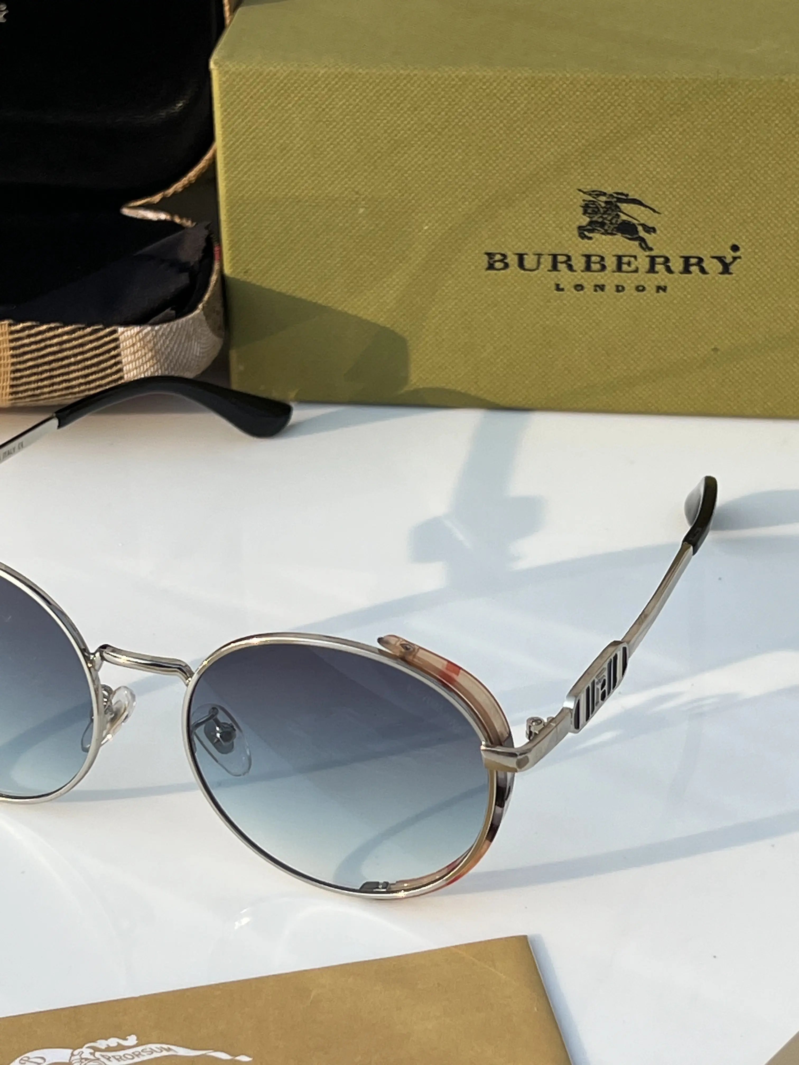 BuRbErry_2501_silver_blue Secondary image