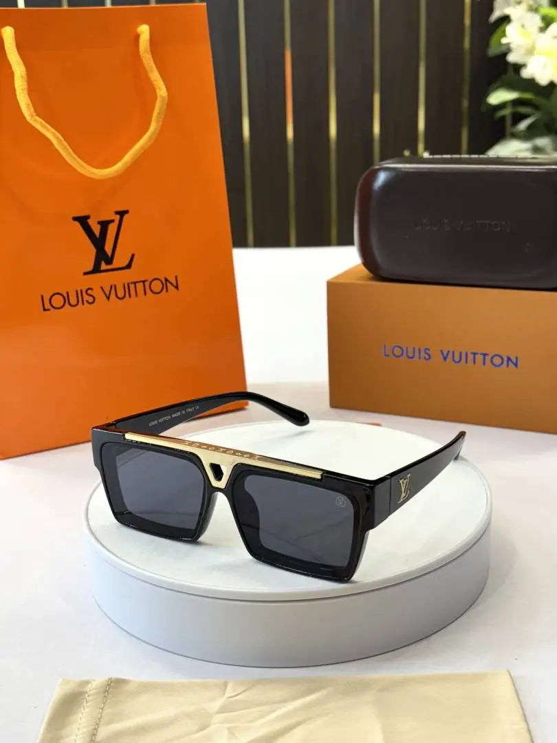 _Louis_vuitton_1984_blk_gold