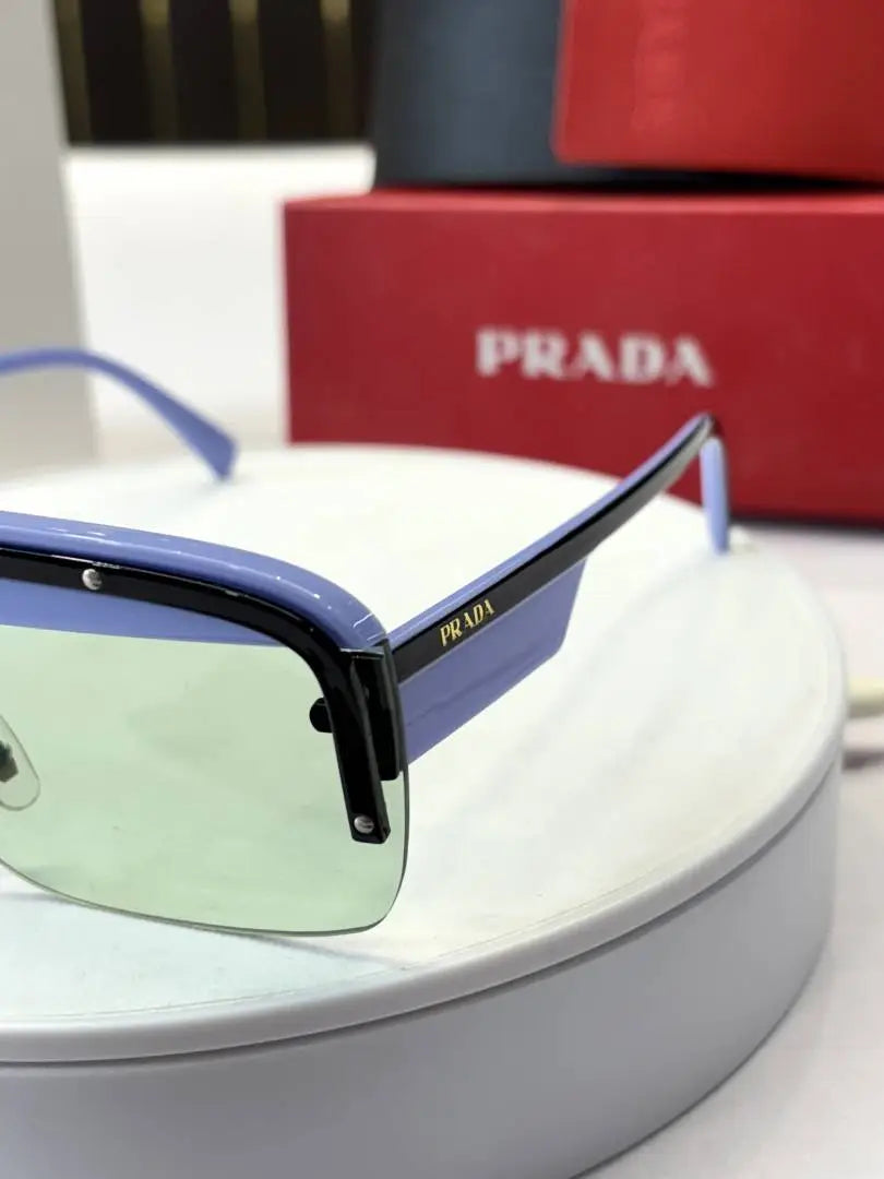 _Prada_13_green