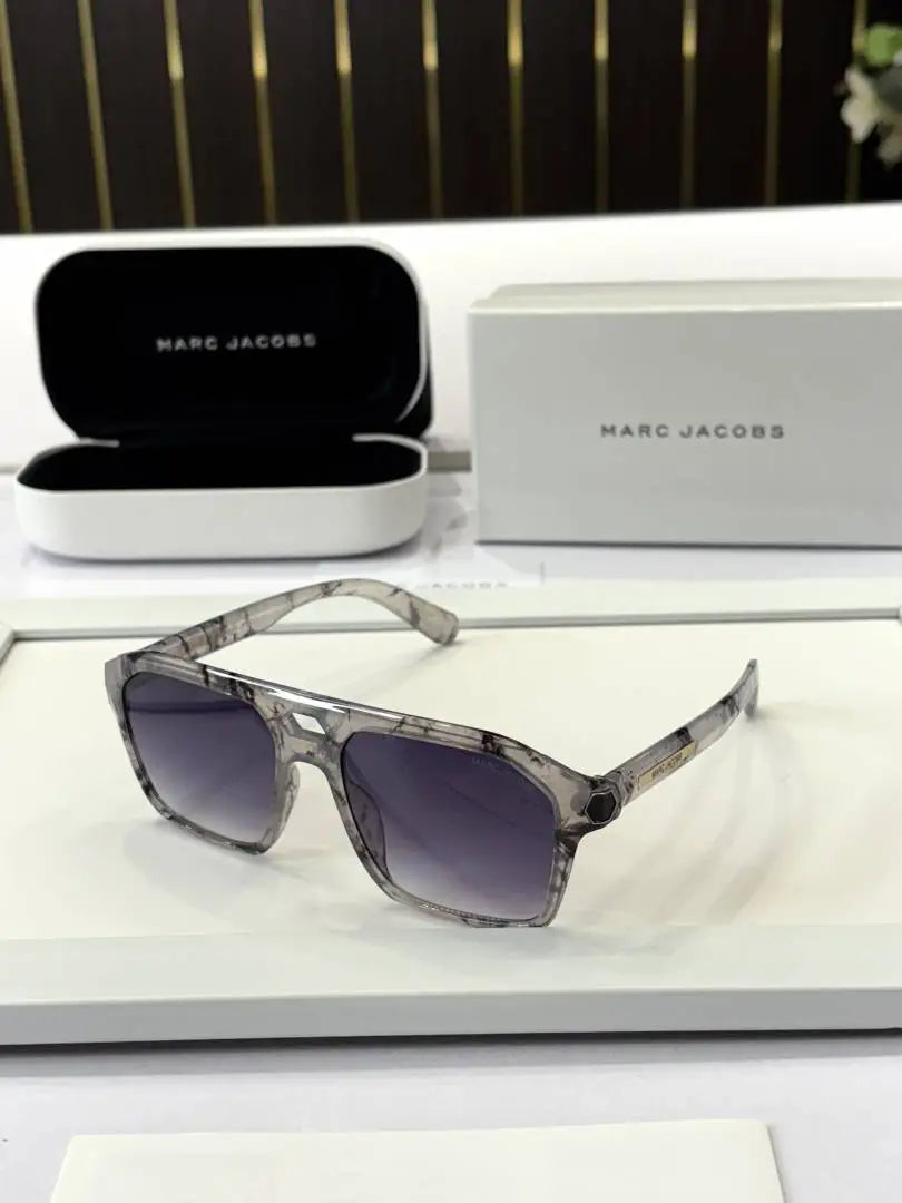 _Marc_jacobs_2343_gray_marble