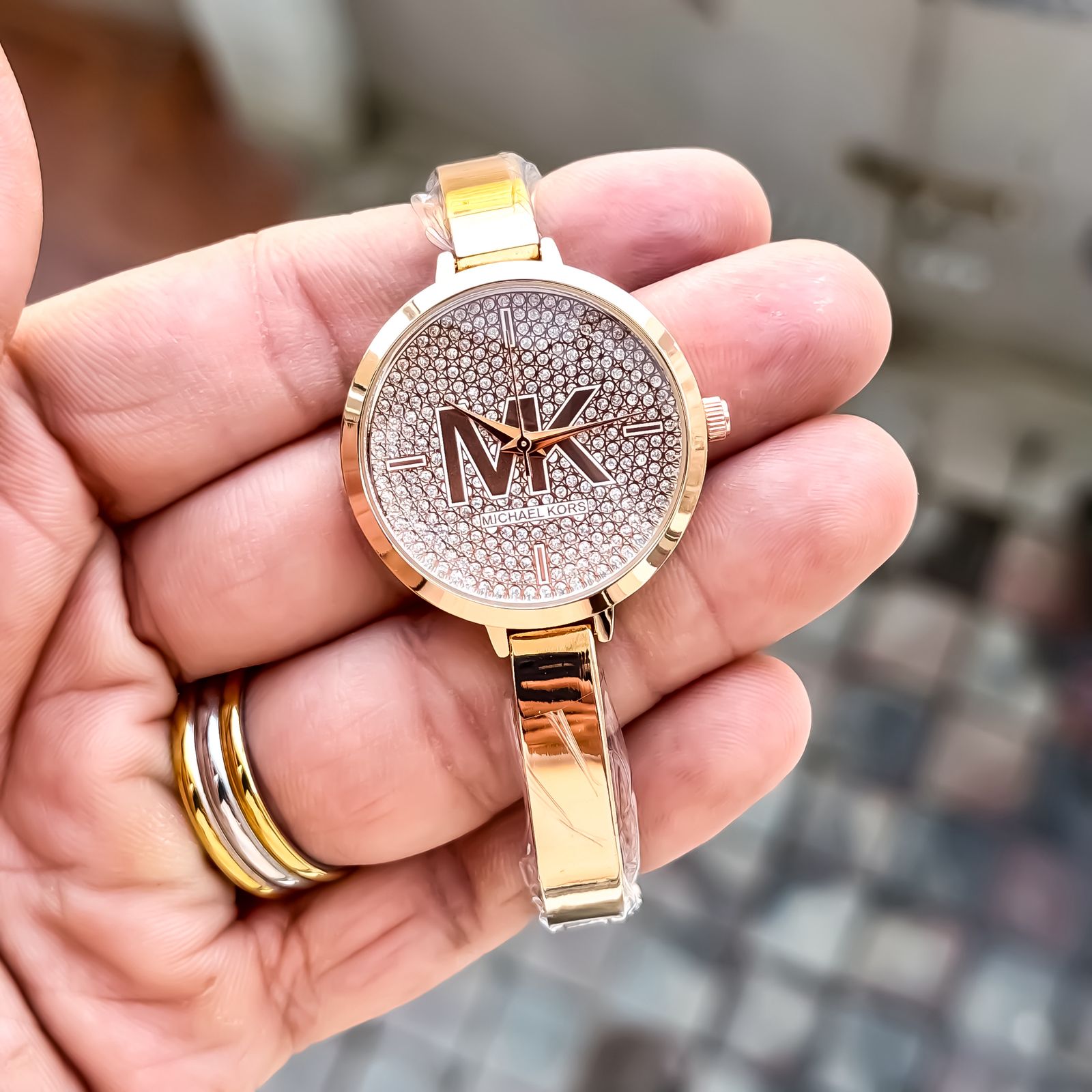 MICHAELKORS_LADIES_ROSEGOLD Main image