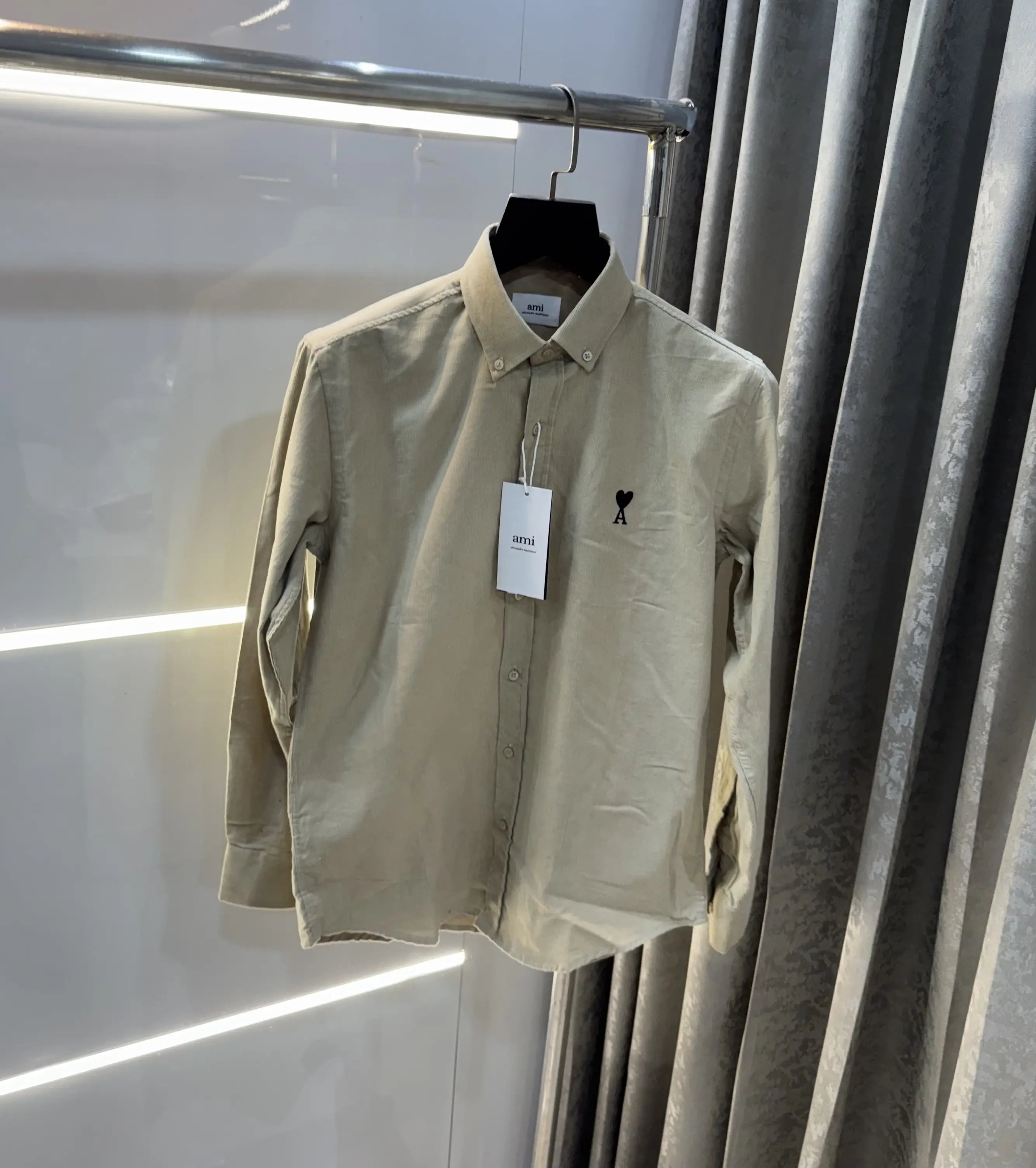 Ami Paris Cream Embroidry Logo Premium Shirt Main image