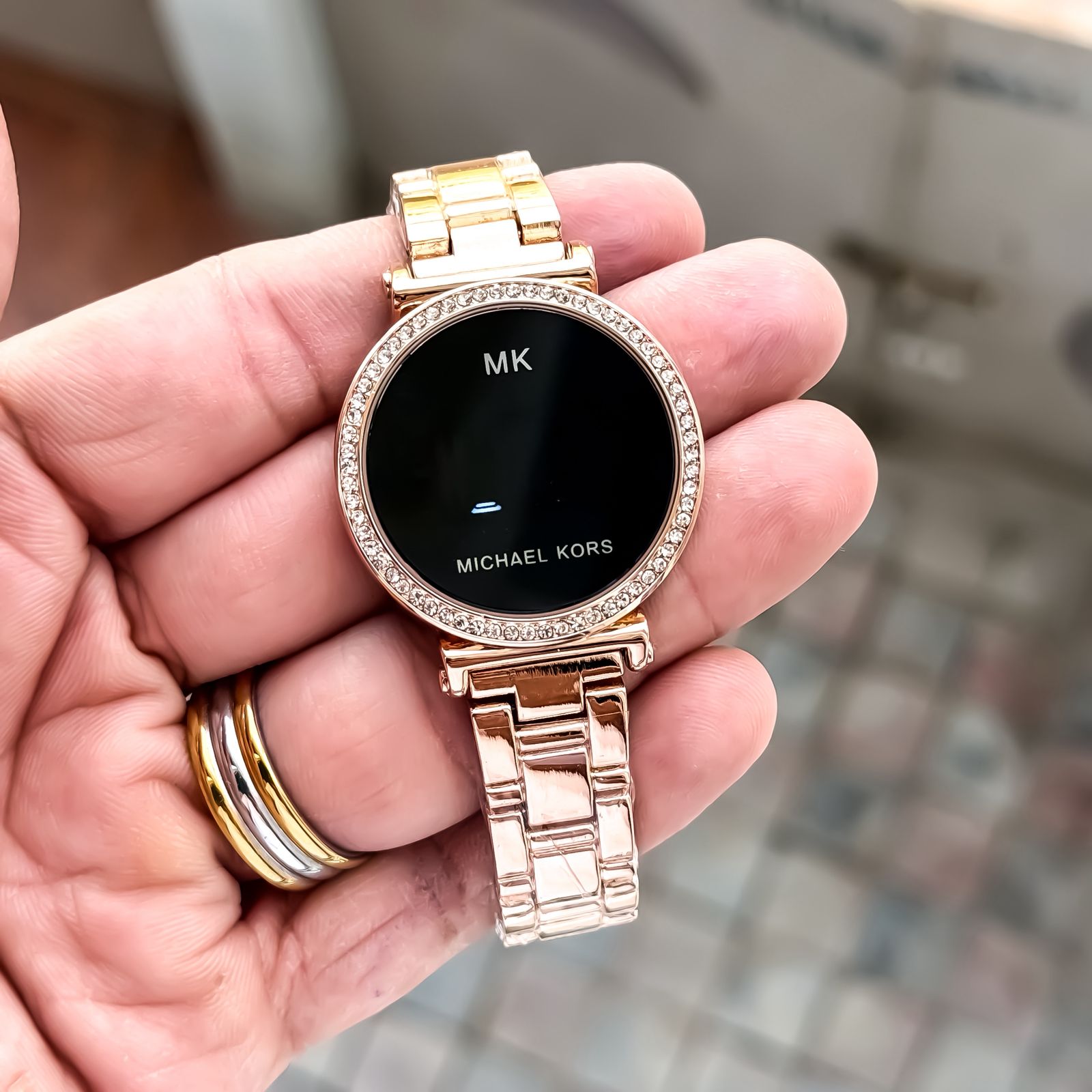 MICHAELKORS_DIGITAL_ROSE-BLACK Main image