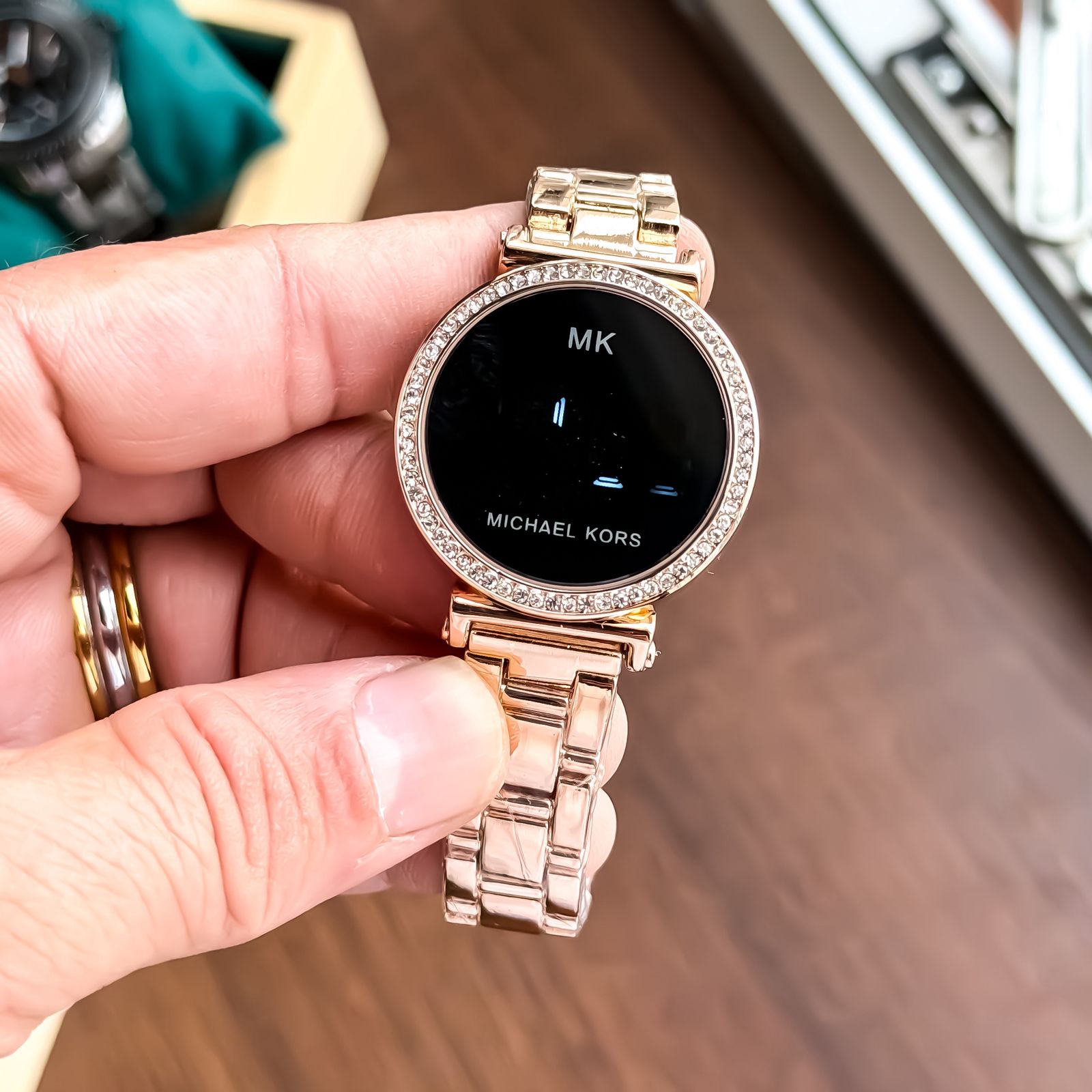 MICHAELKORS_DIGITAL_ROSE-BLACK Secondary image