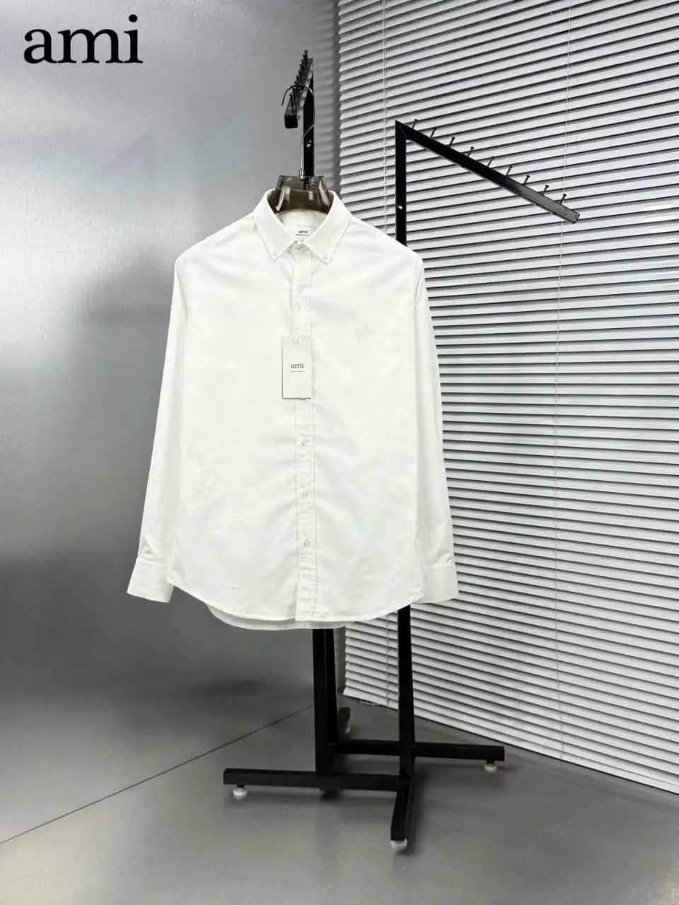 Ami Paris White Embroidry Logo Premium Shirt Main image