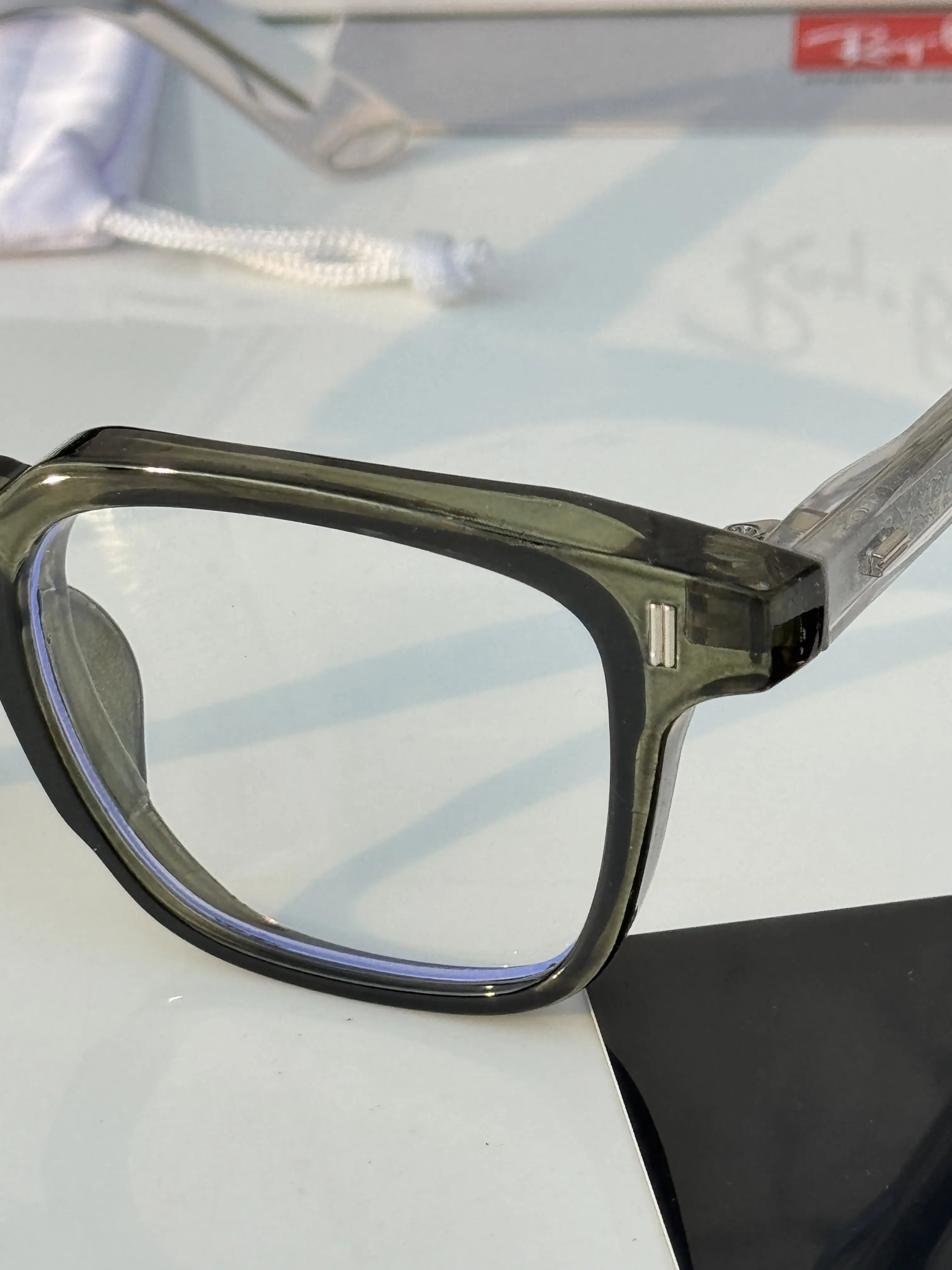 Rayban 1124 green plano Secondary image