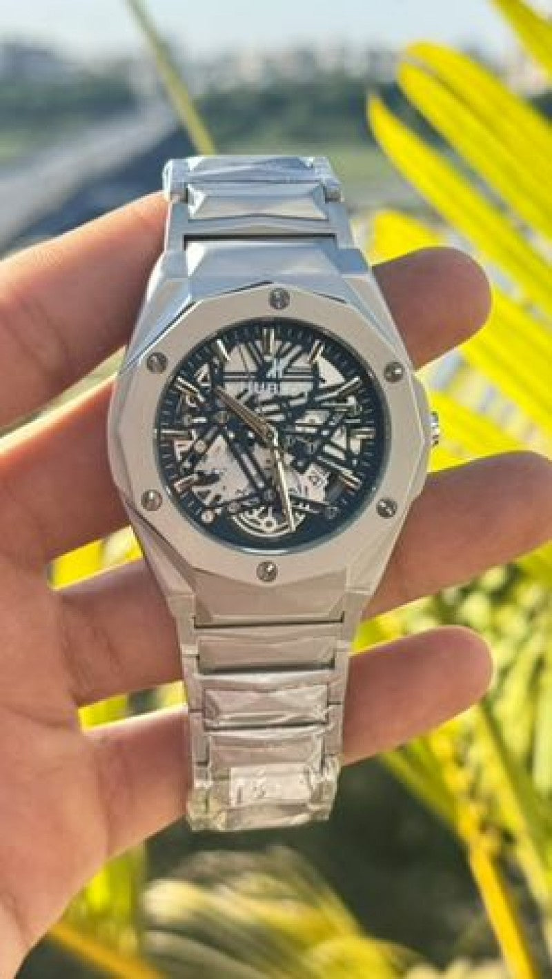 HUBLOT Tourbillon diamond cut chain Secondary image