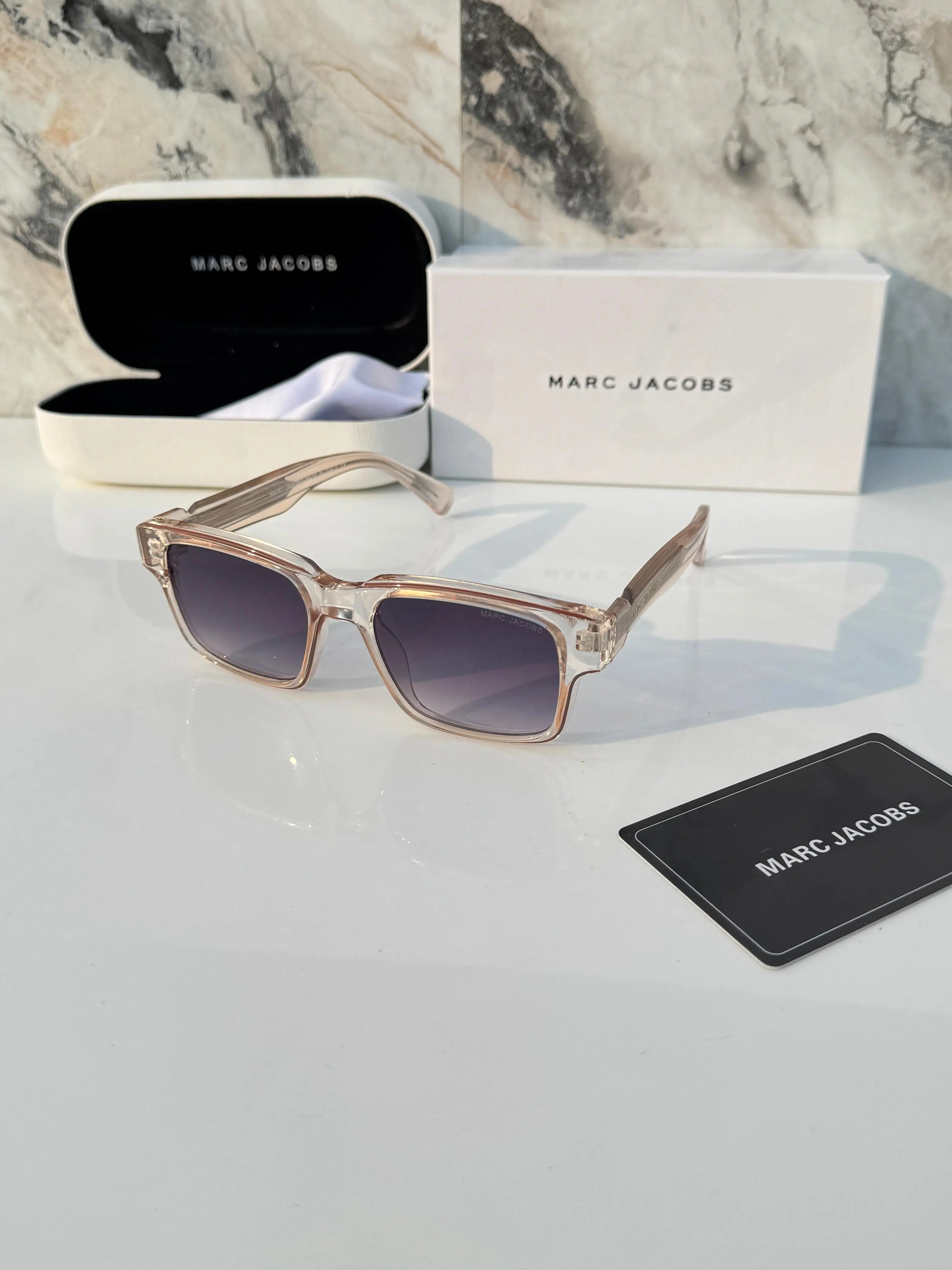 Marc_jacobs_1117_peach_black