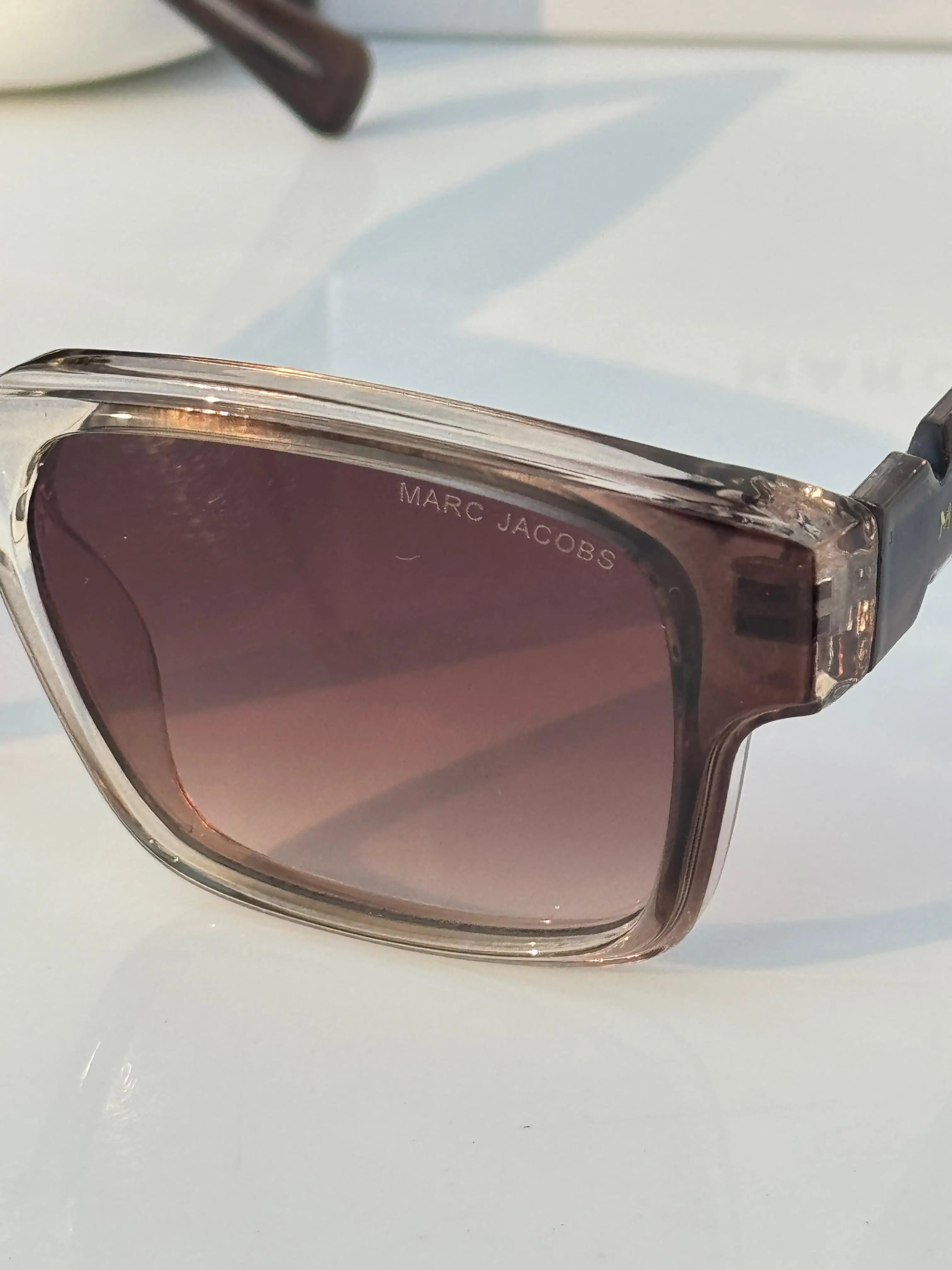 Marc_jacobs_1117_brown_shaded Secondary image