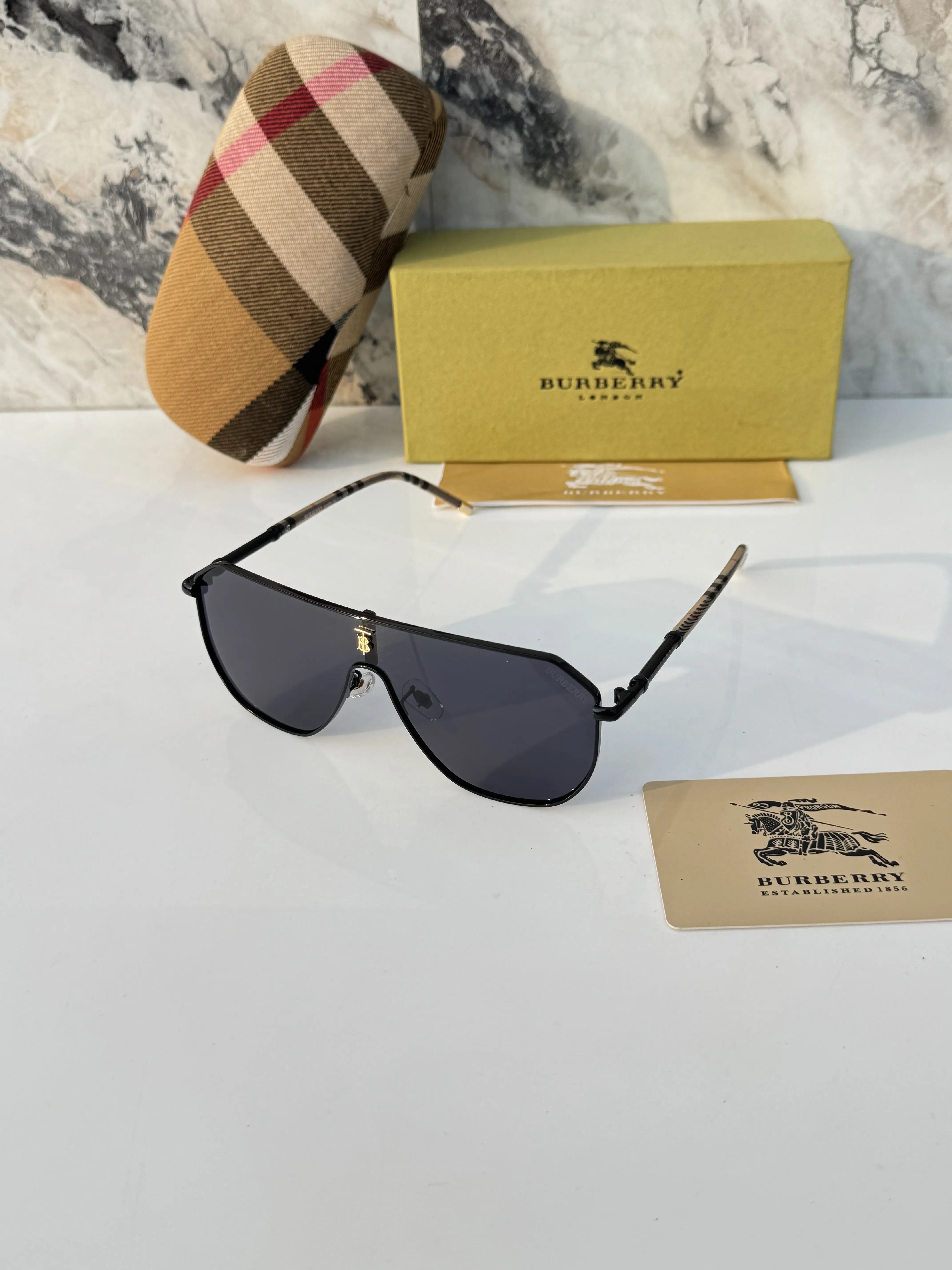 Burberry_23068_black Main image