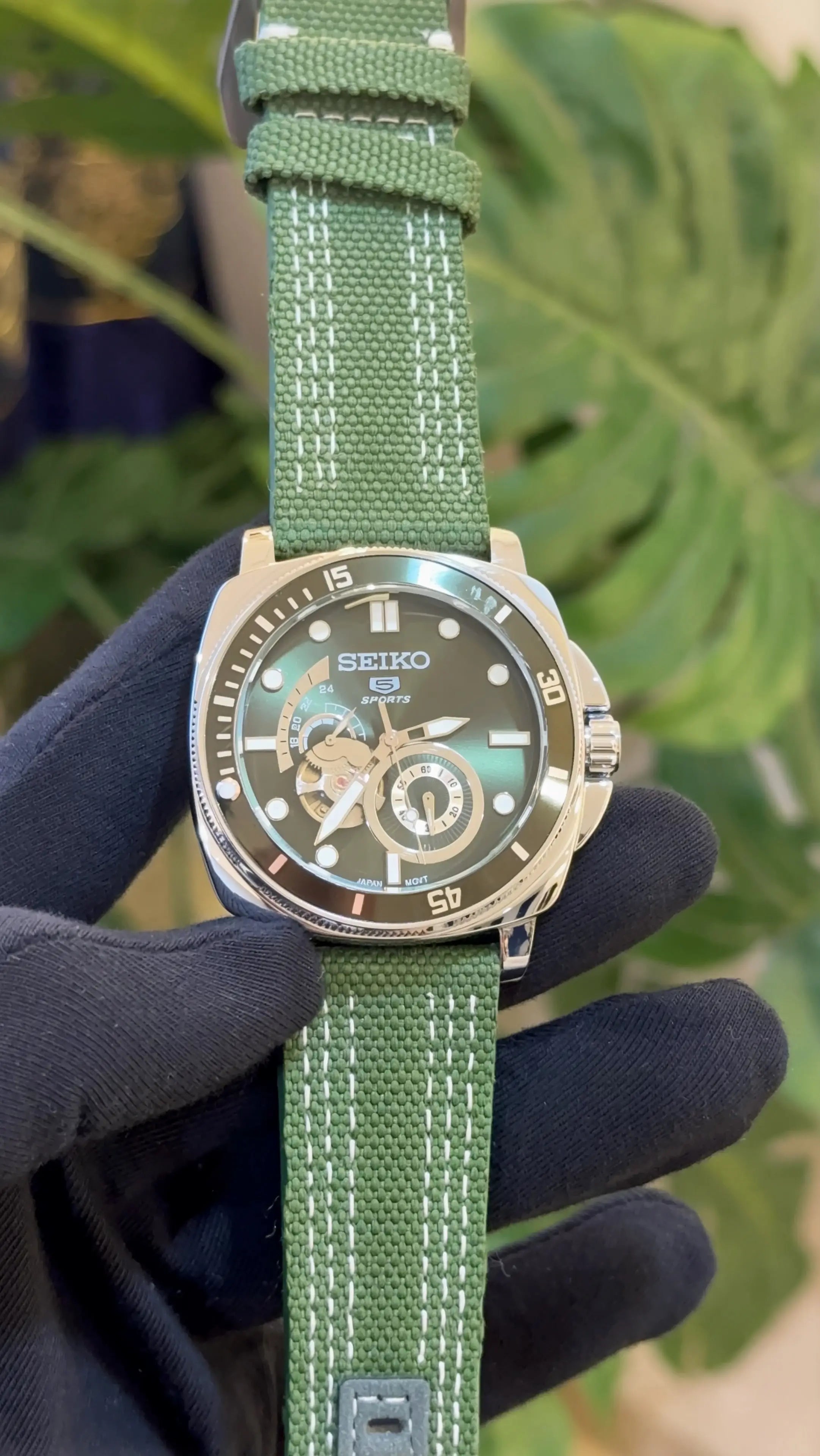 Seiko 5 Sportz Automatic Secondary image