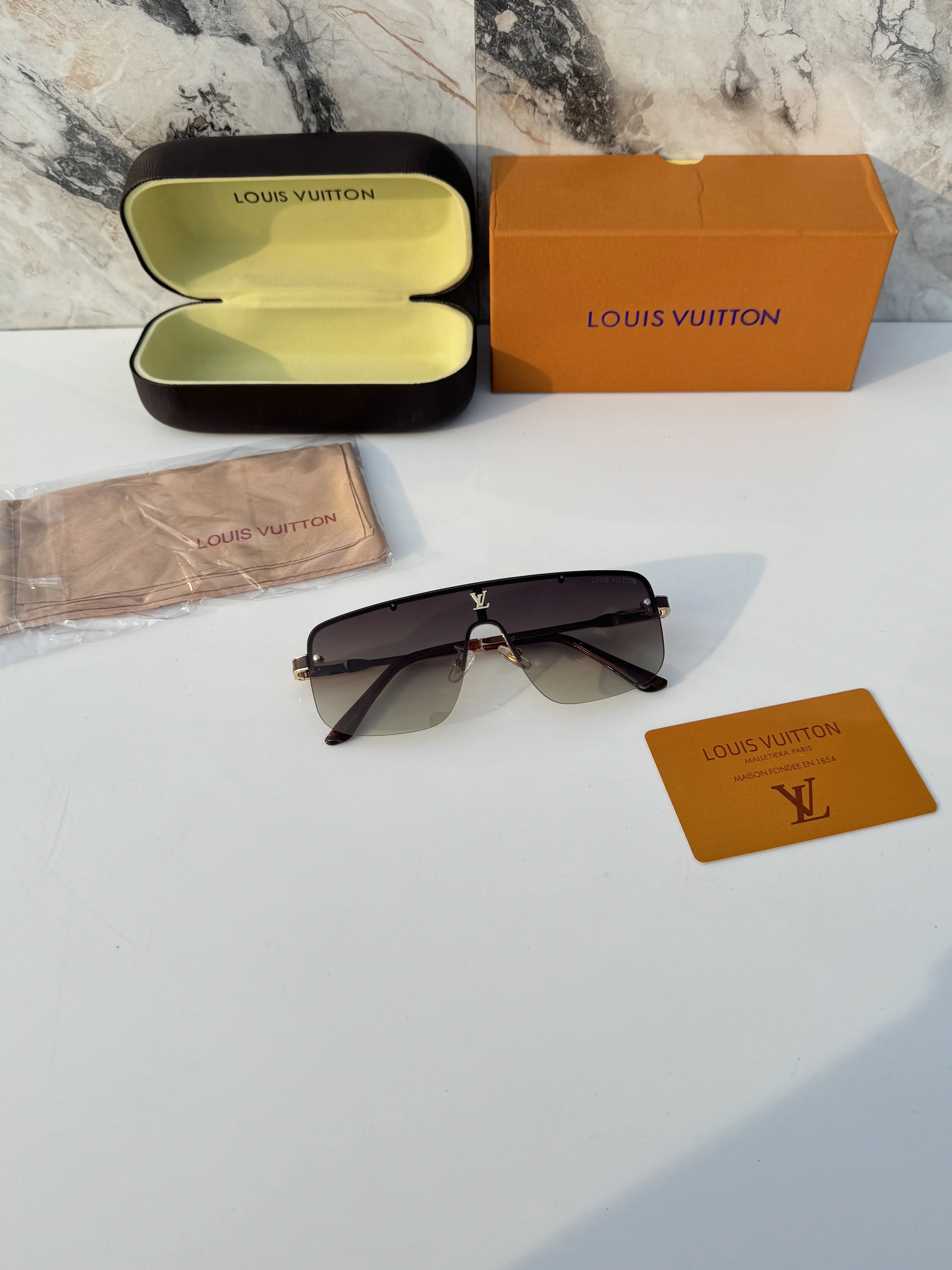 Louis_vuitton_33015_gold_brown
