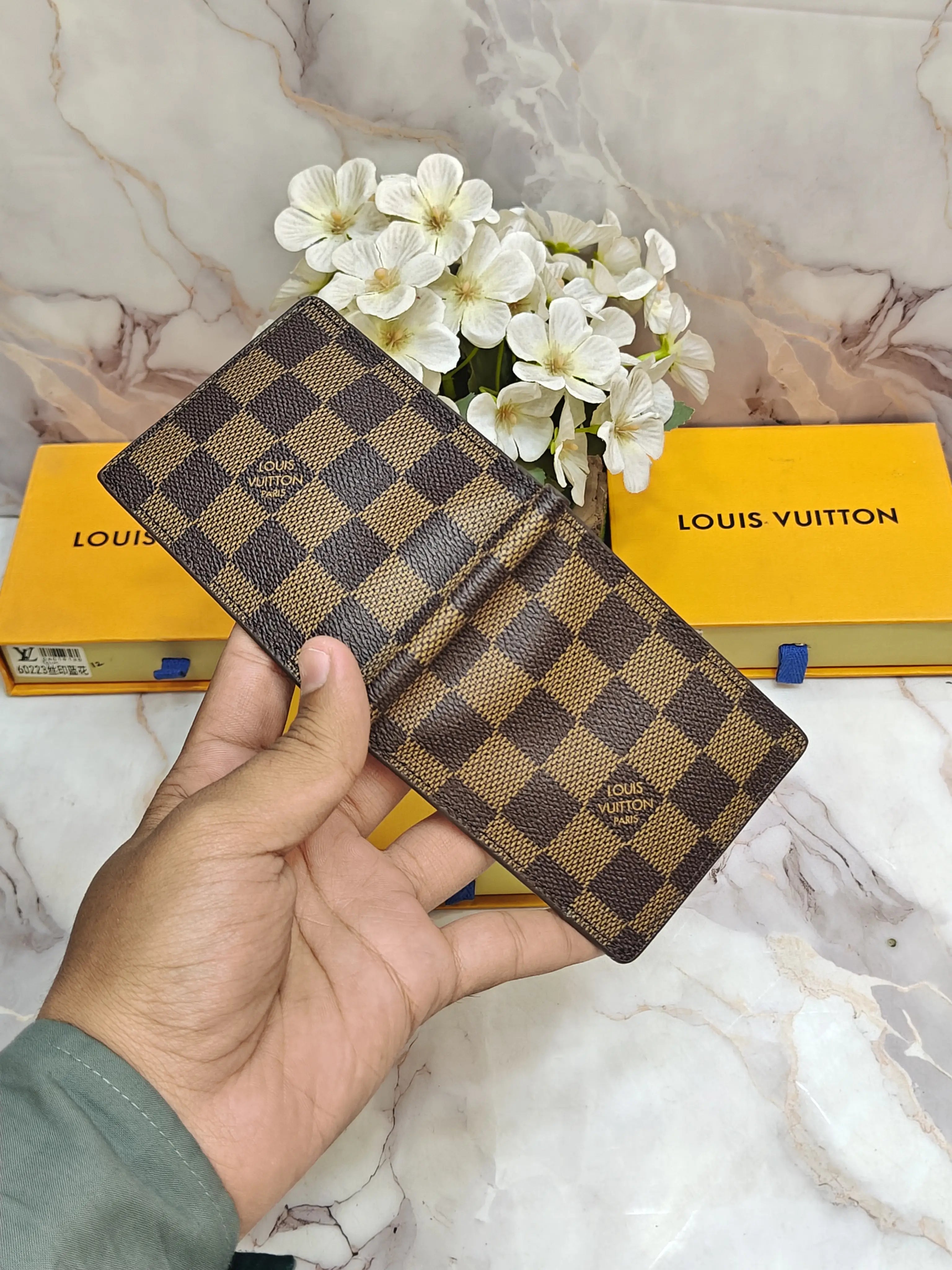 LV LOUIS VUITTON PREMIUM QUALITY MONEY CLIPPER WITH OG BOX