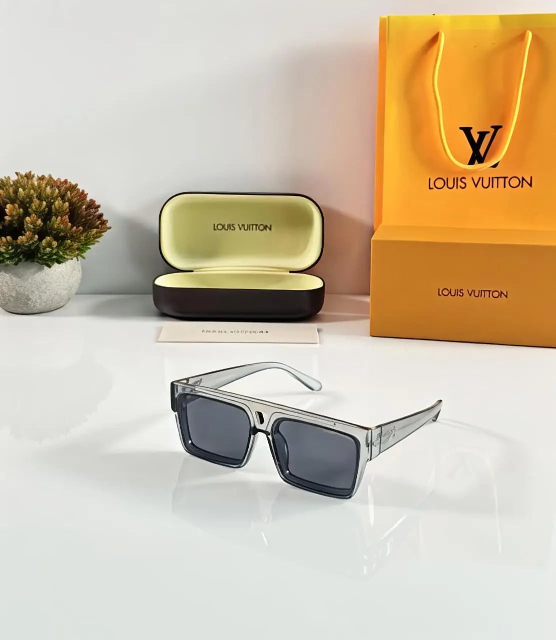 Louis Vuitton Grey Main image