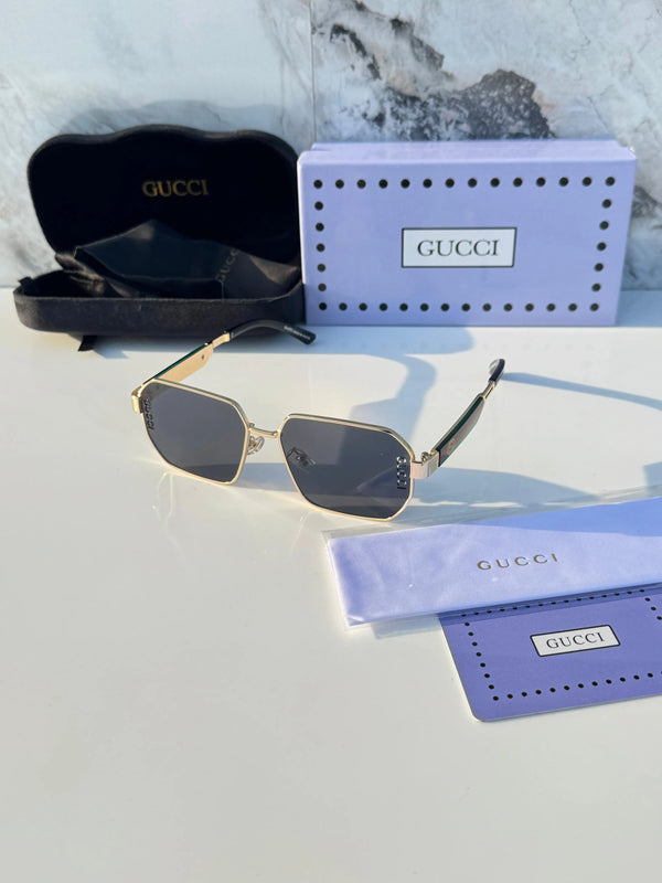 Gucci_343_gold_black