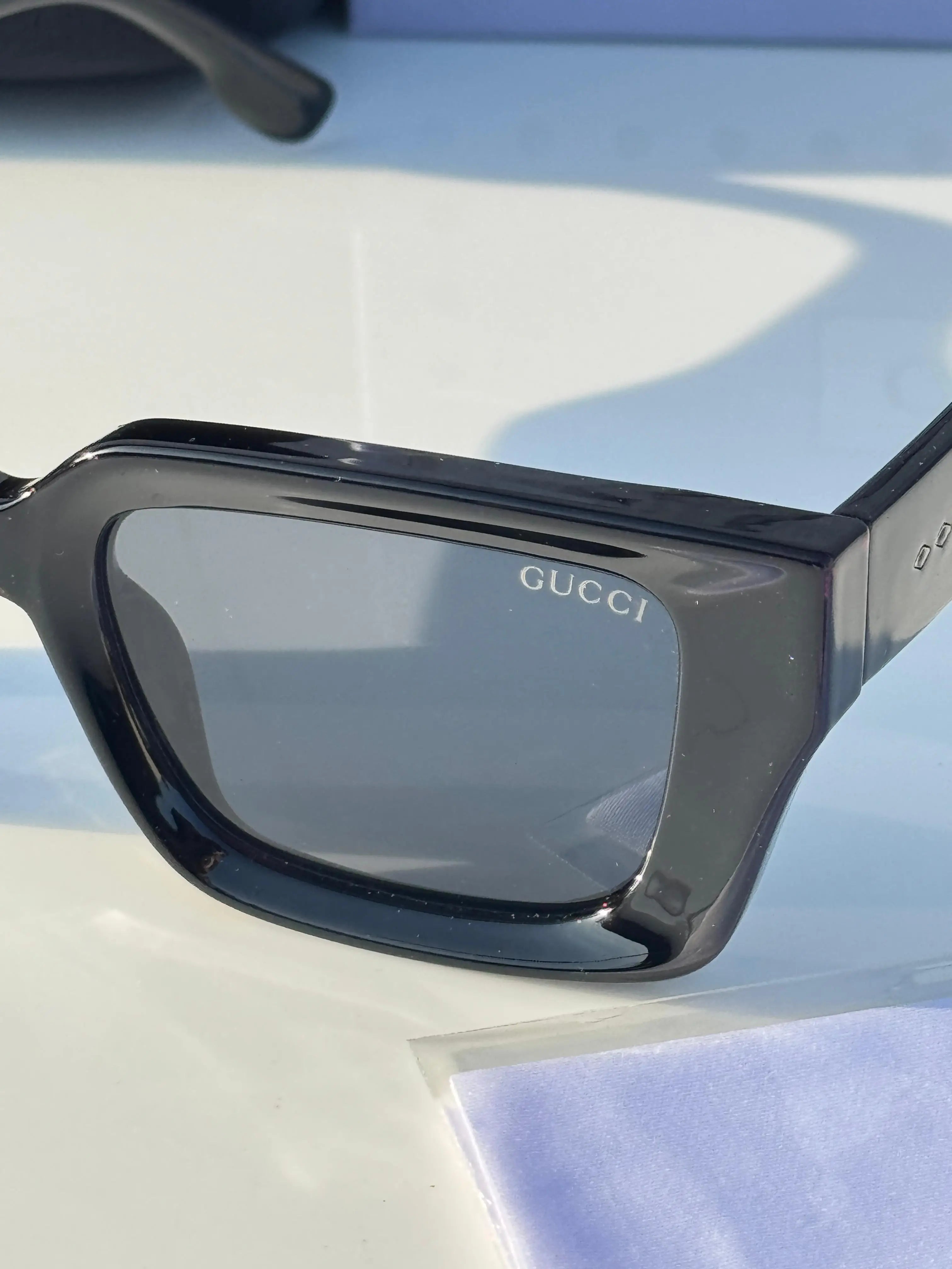 Gucci_69011_black Secondary image