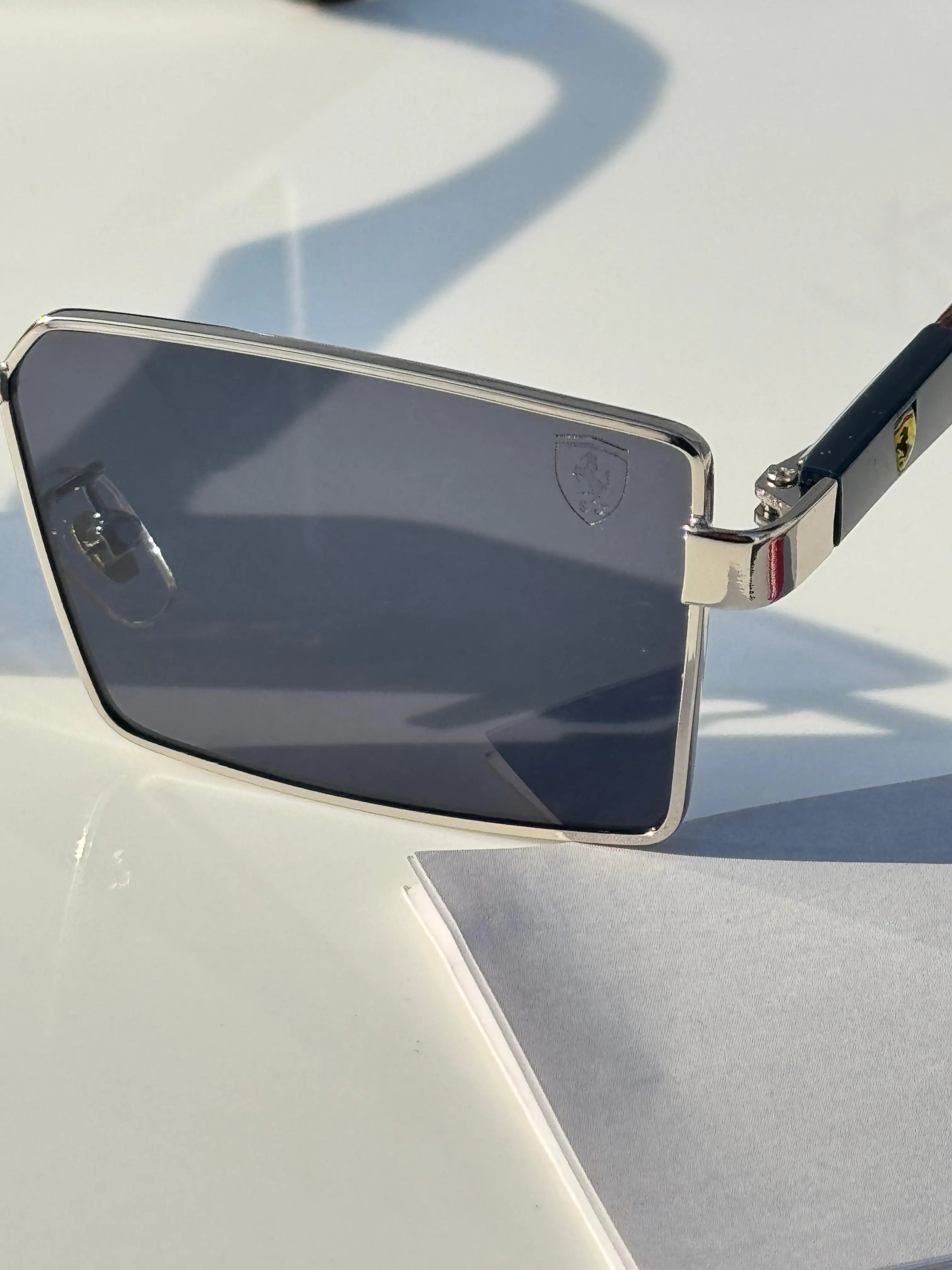 Rayban_83138_silver_black Secondary image