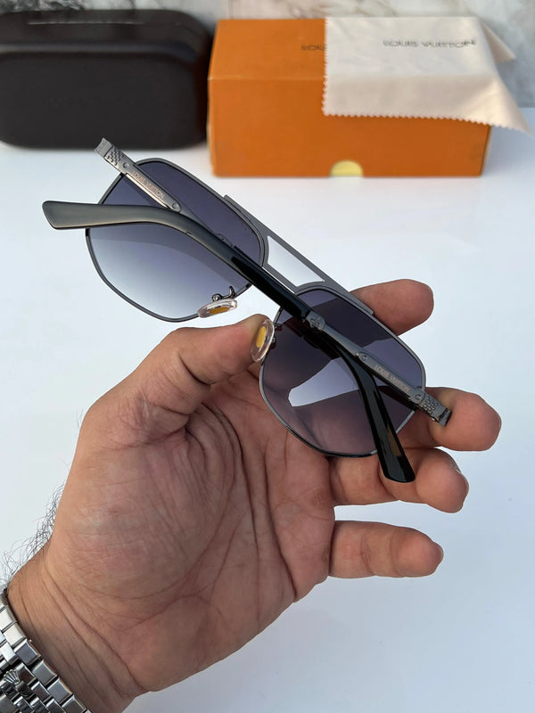 Louis_vuitton_2593_green_shaded