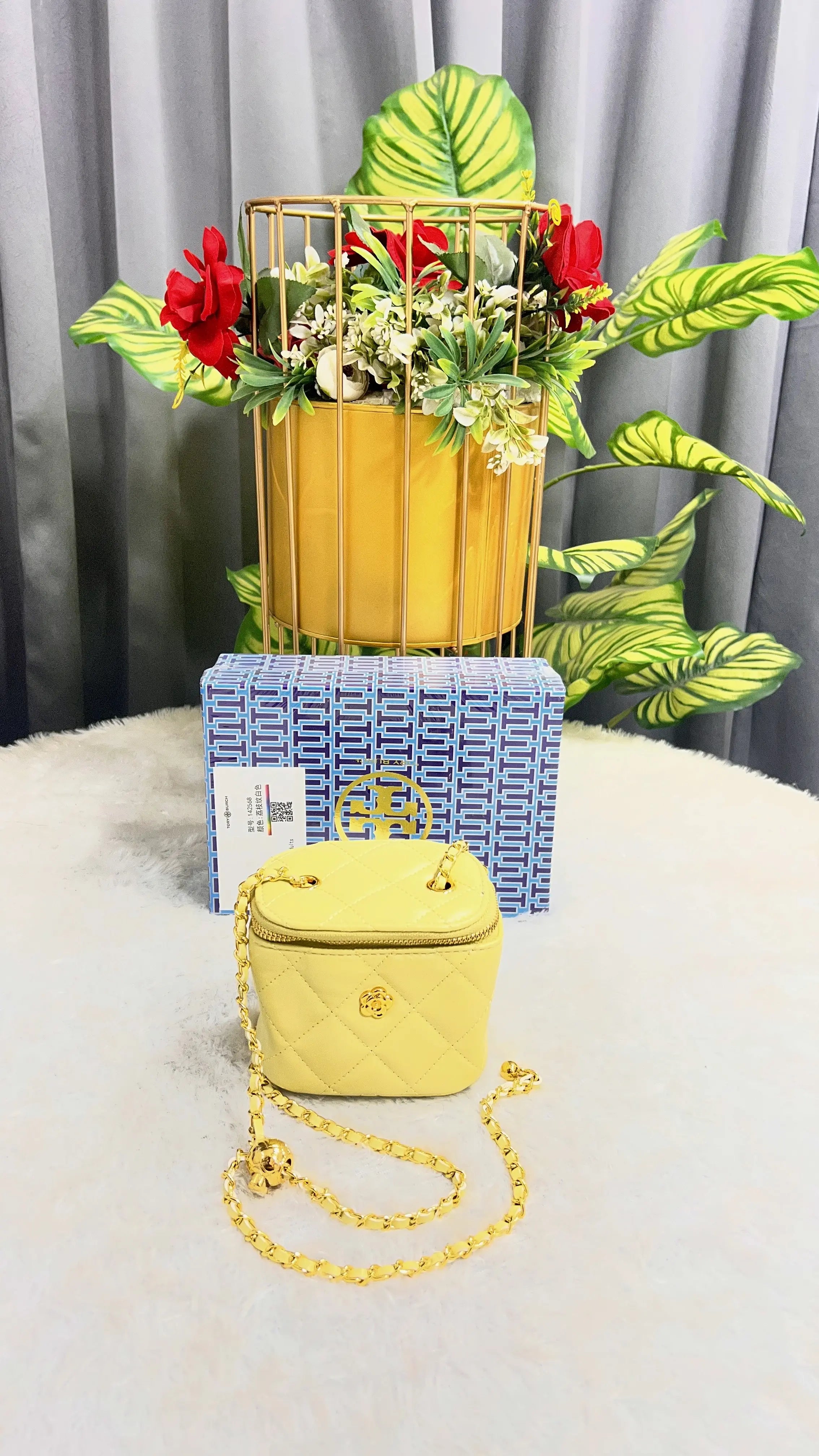 TORY BRUCH PREMIUM QUALITY IMPORTED MINI VANITY BAG