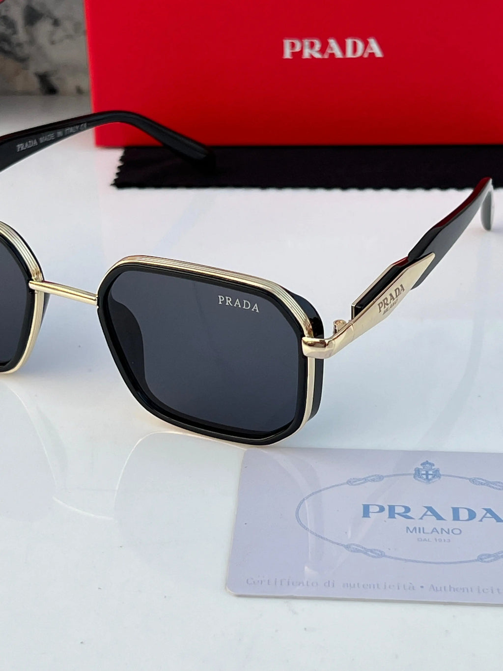 Prada_792_gold_black