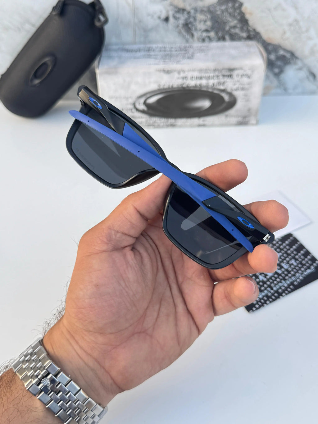 Oakley_1971_black_blue