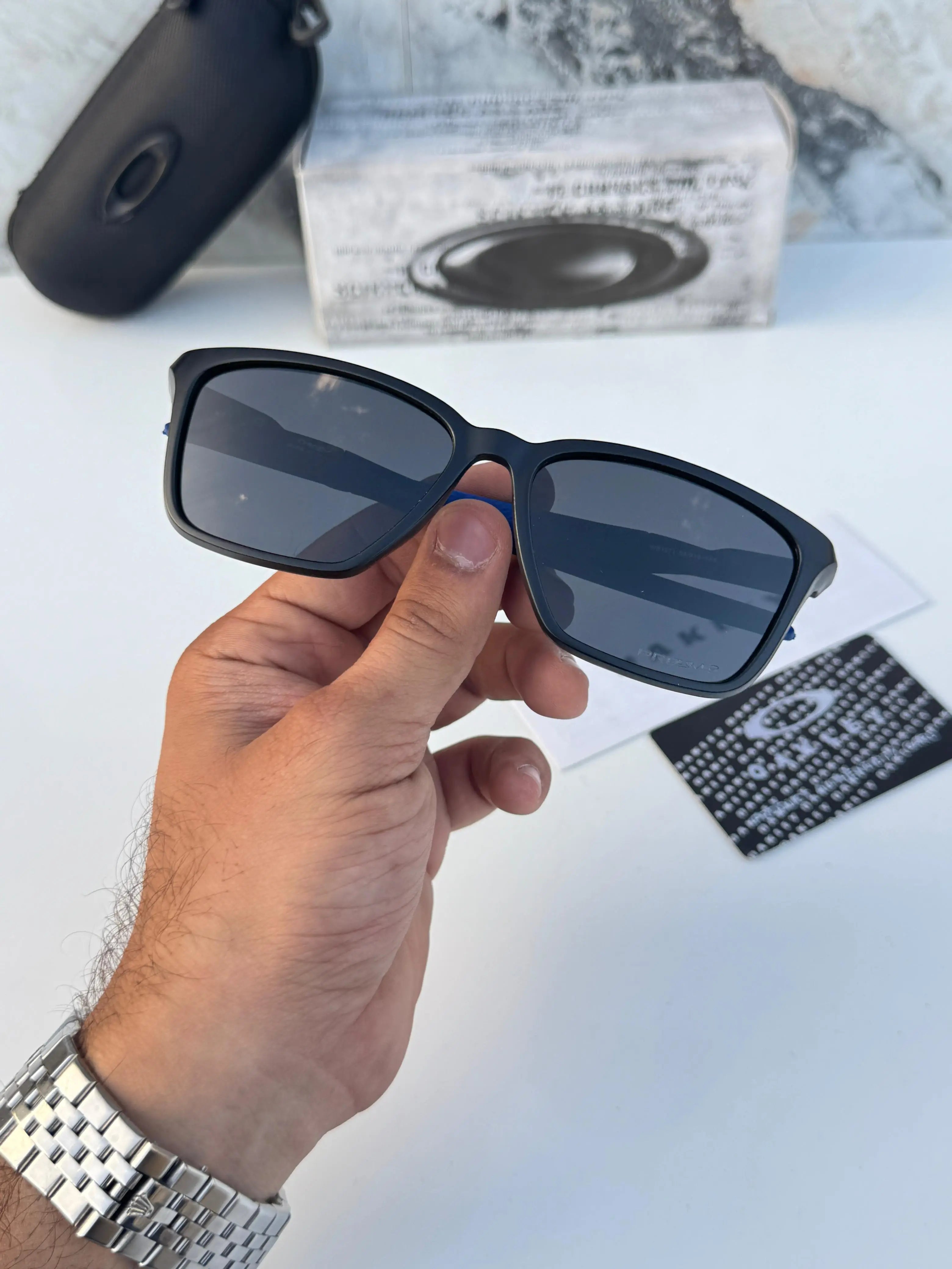 Oakley_1971_black_blue