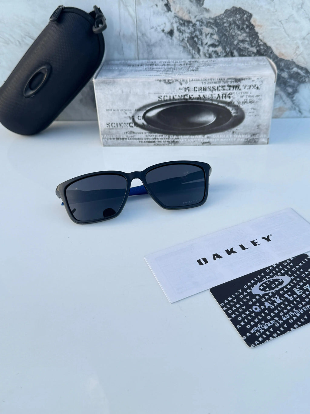Oakley_1971_black_blue
