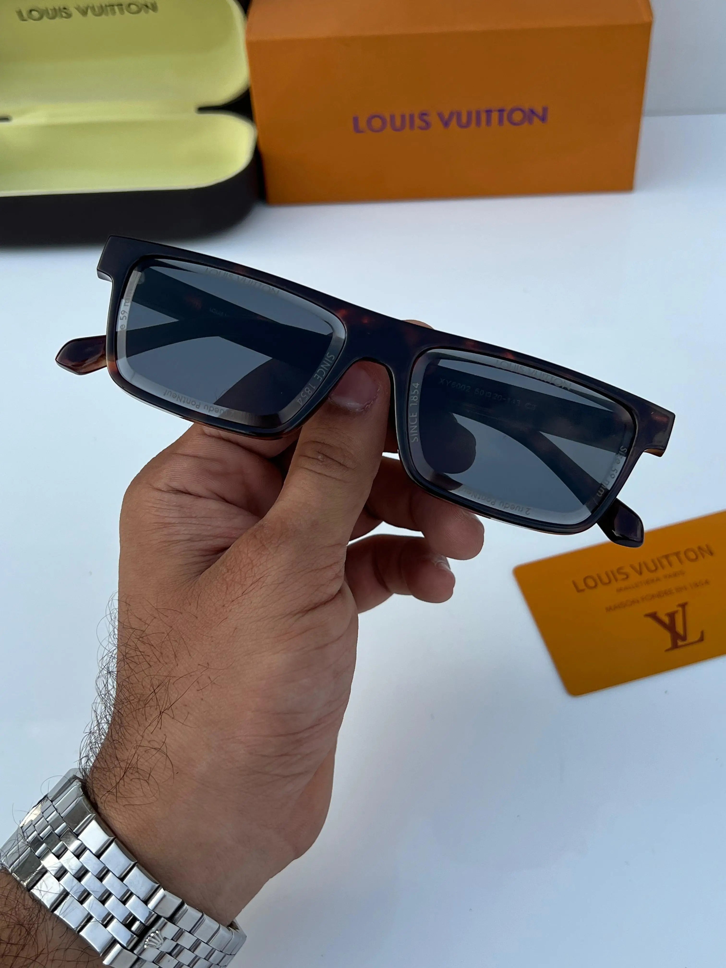 Louis_vuitton_6002_tiger_black