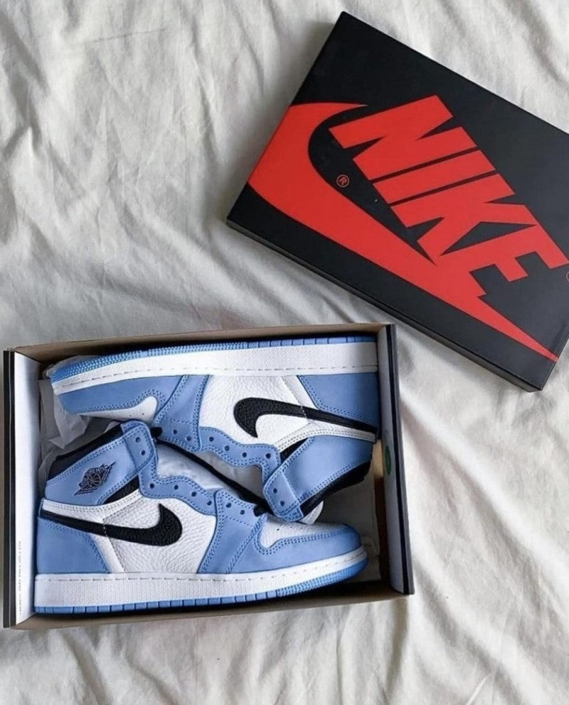 Nik e Air Jordan Retro 1 High Unive