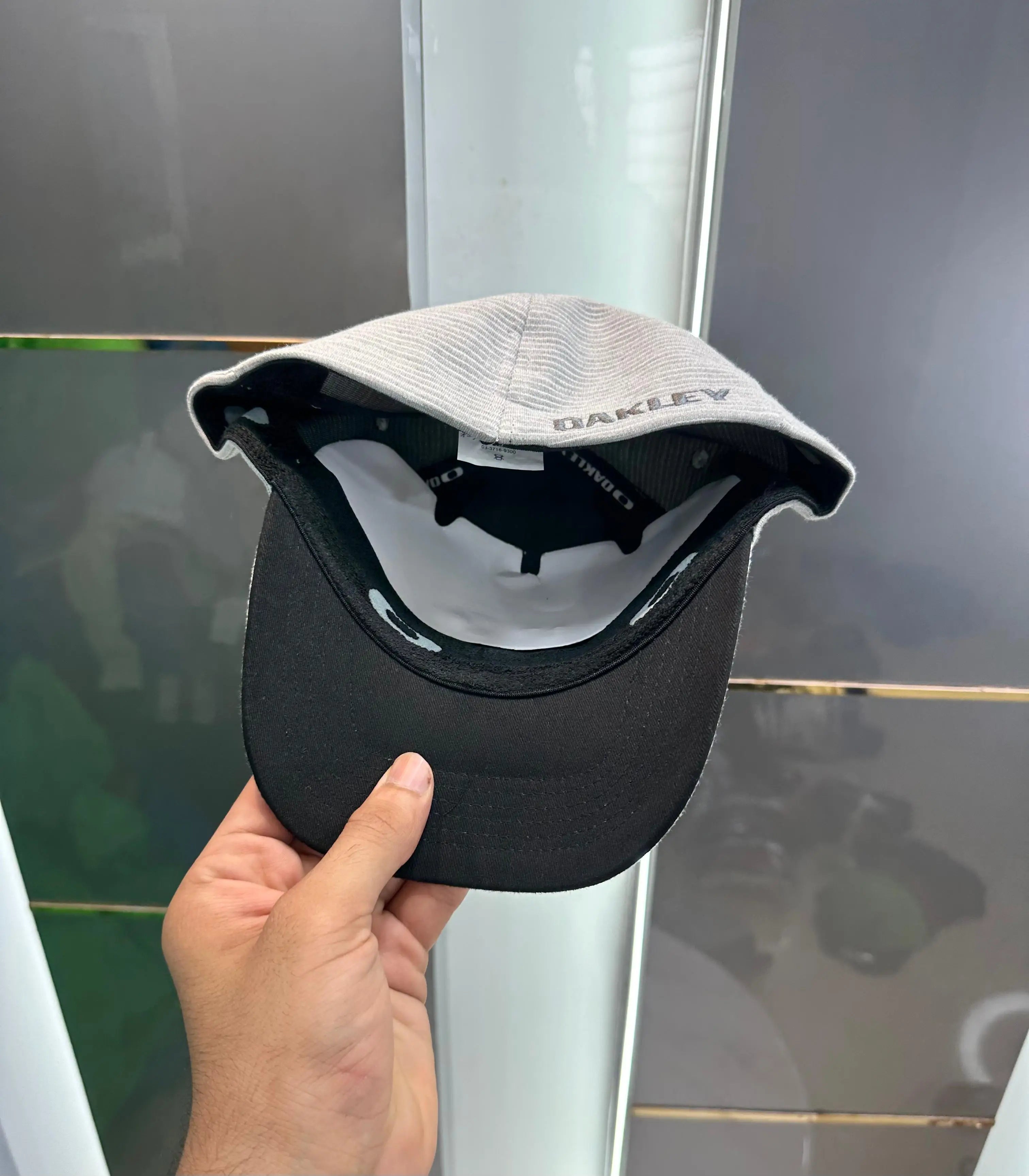 Oakle y Flex Fit Light Grey Premium Imported Cap