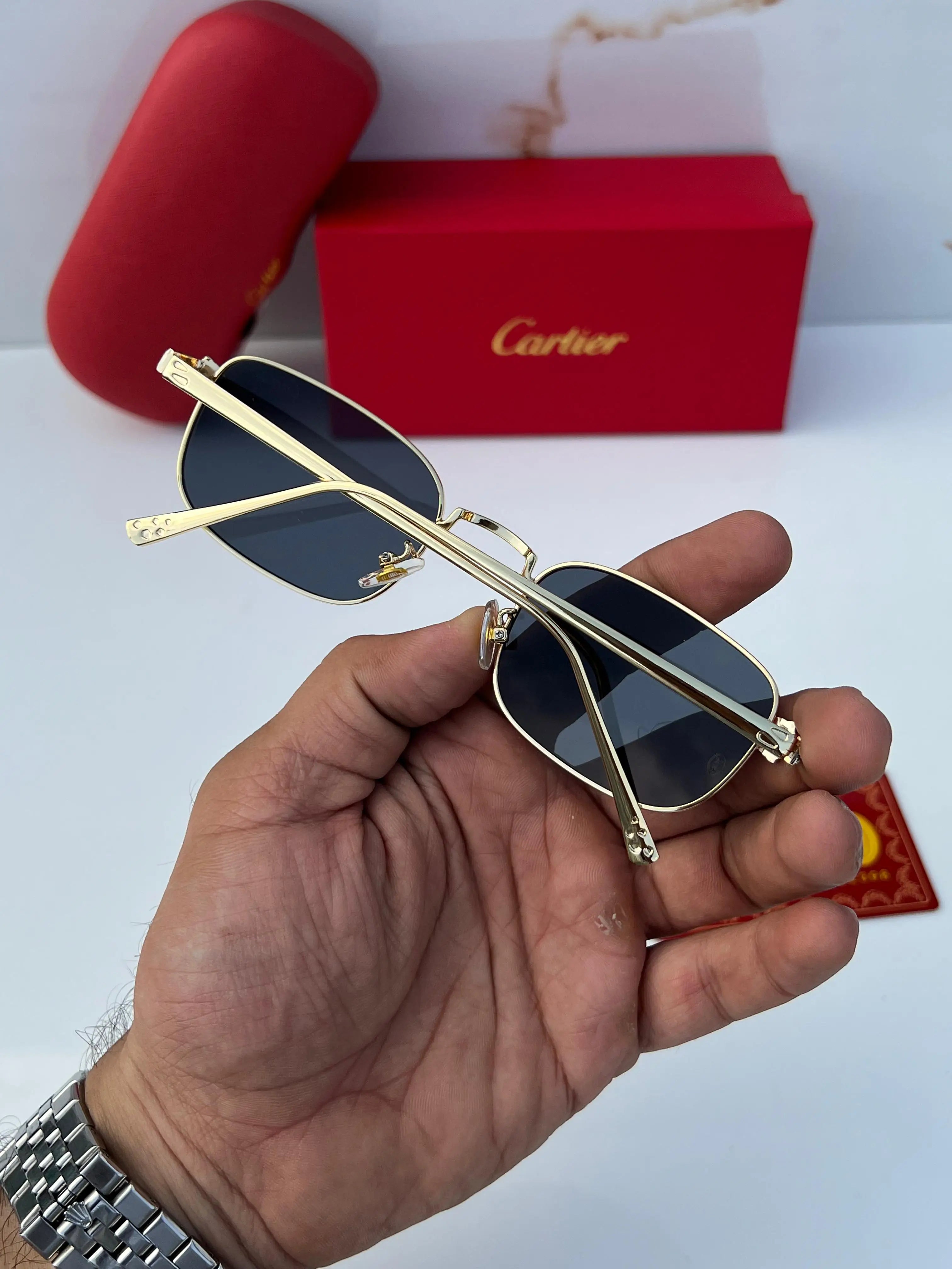 Cartier_6128_gold_black